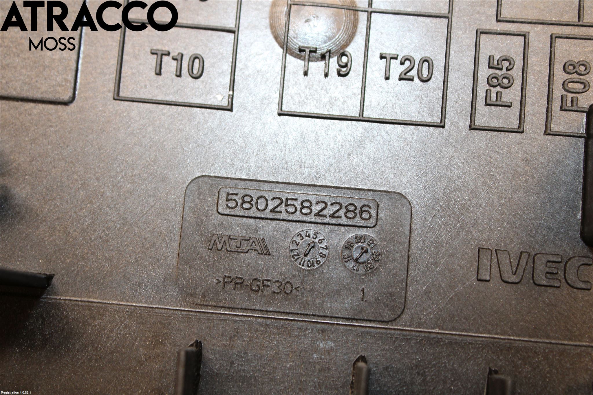 Iveco DAILY 14->> Sikringsboks - Elsentral Lokk