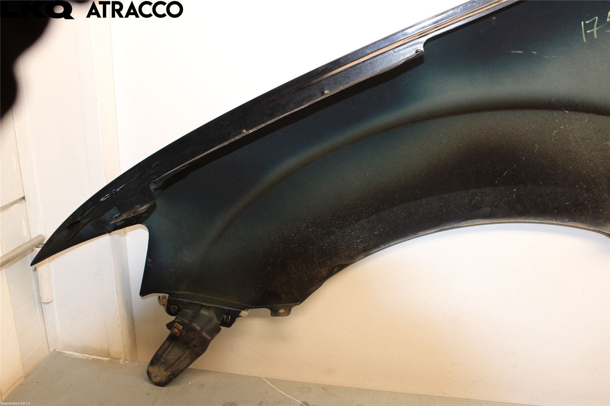 Mitsubishi OUTLANDER 07-12 Skjerm Foran Høyre