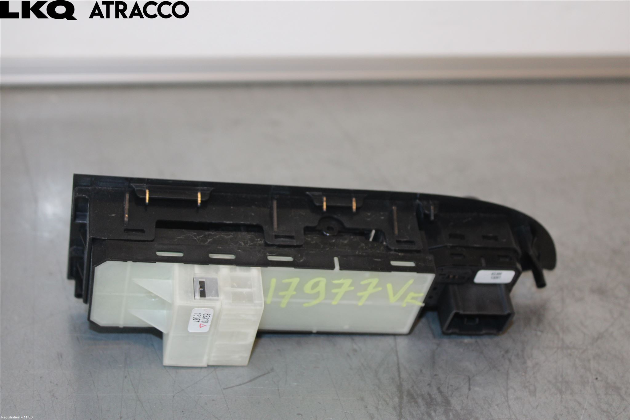 Suzuki GRAND VITARA II 06-14 Bryter Vindusheis