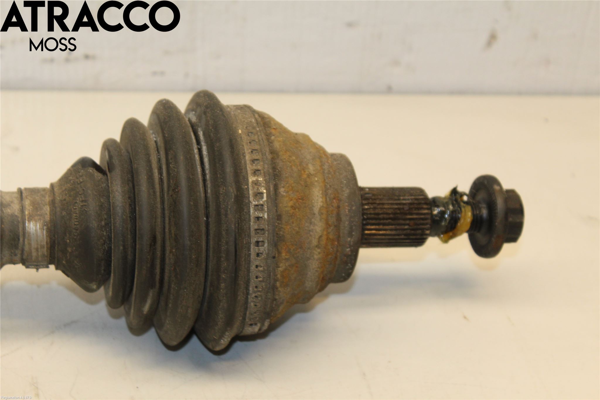 Volkswagen VW PASSAT 05-11 Drivaksel Foran Kompl Høyre