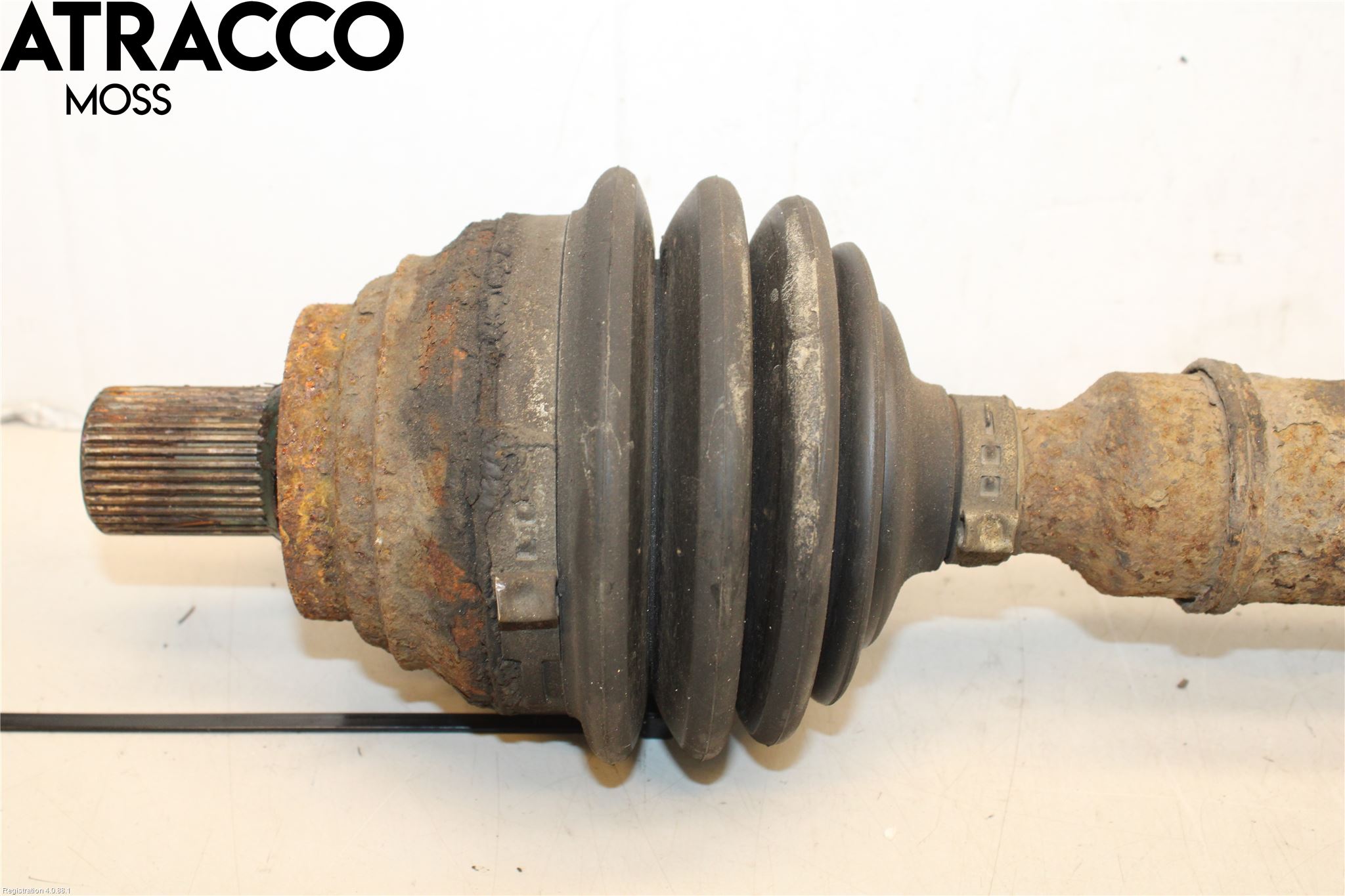 Volkswagen VW GOLF V 04-09 Drivaksel Foran Kompl Høyre