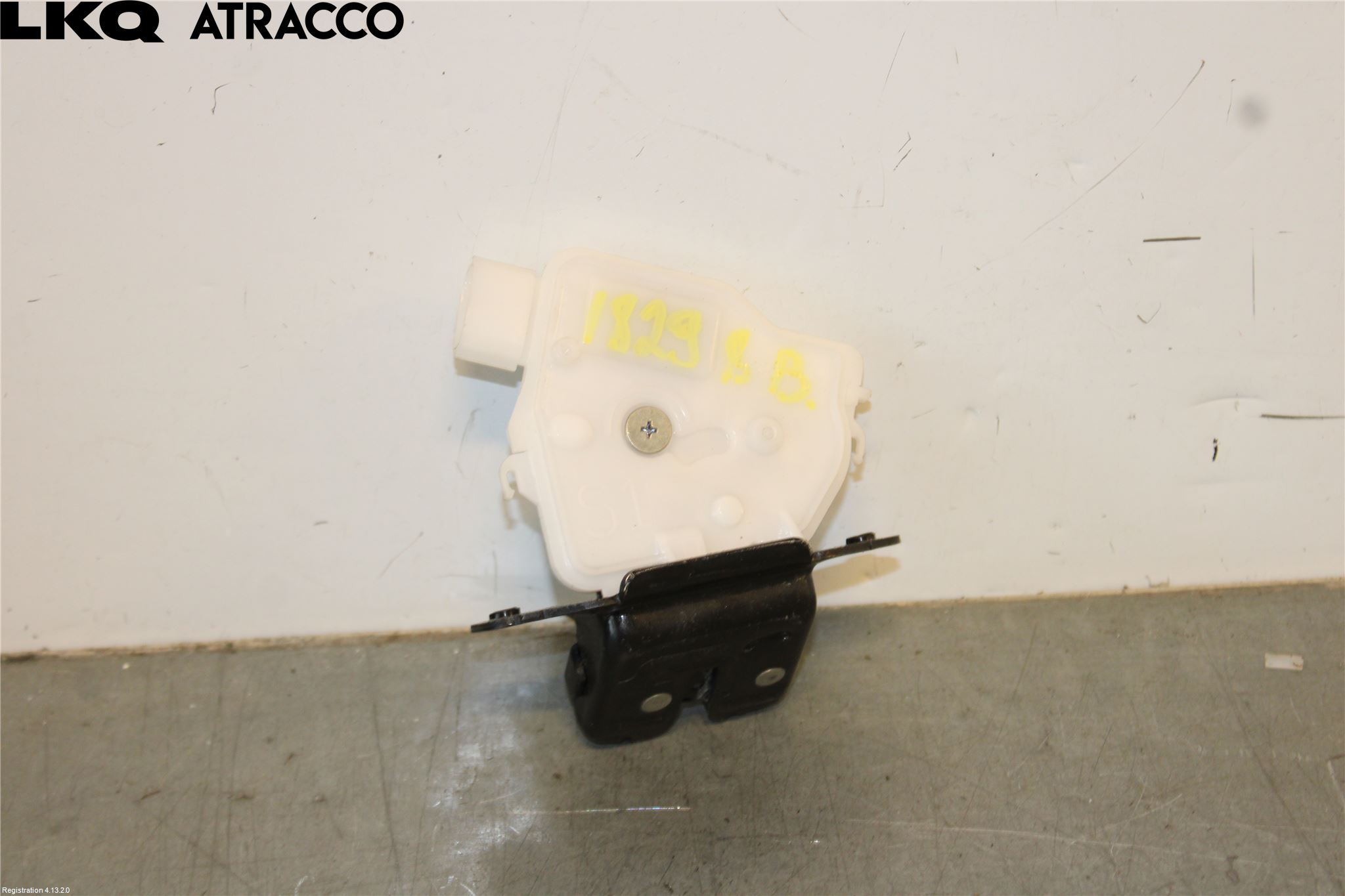 Toyota YARIS XP21 20- Bakluke-Lokk Låsekasse