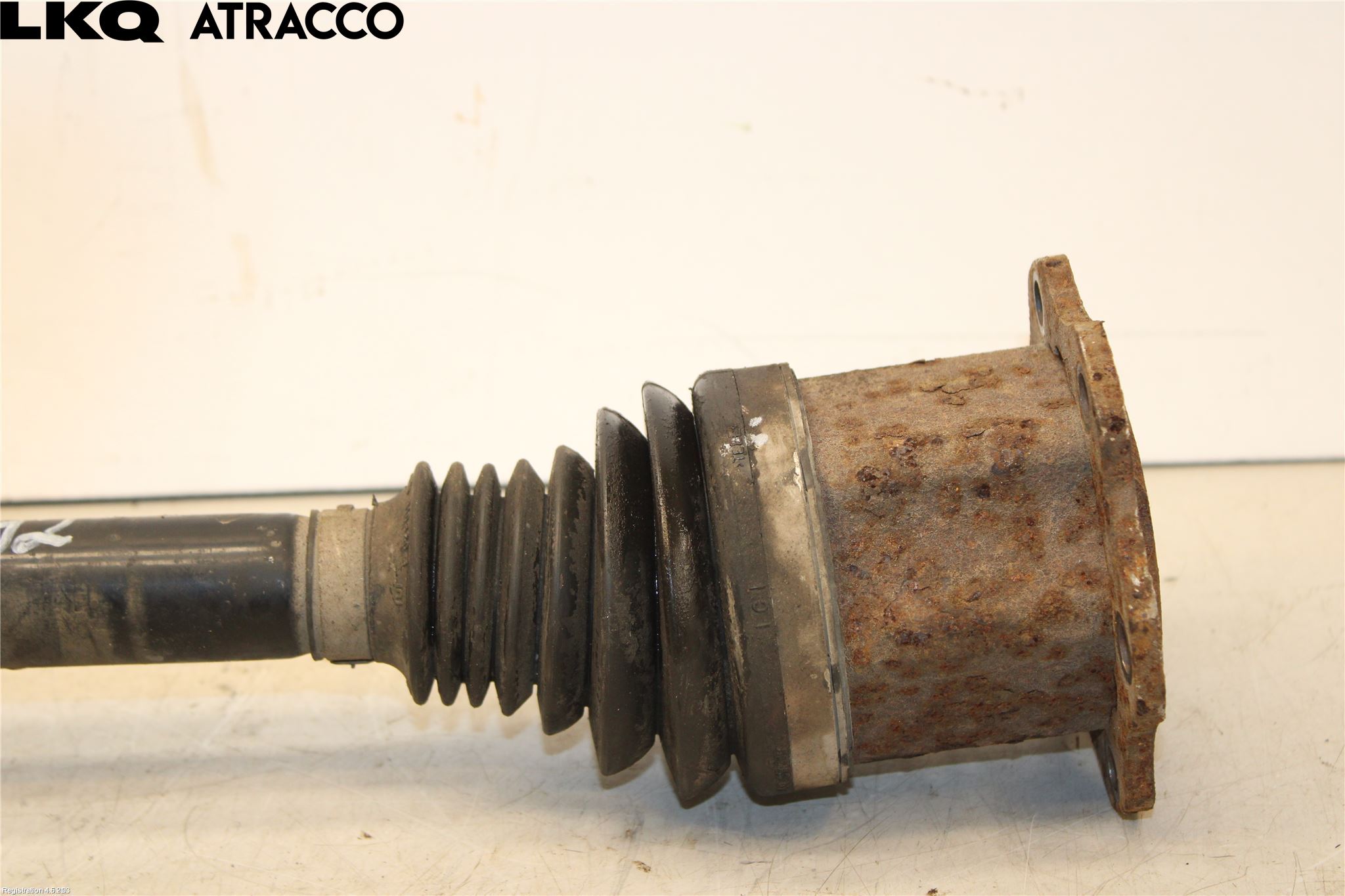 Audi A4/S4 08-11 Drivaksel Foran Kompl Høyre