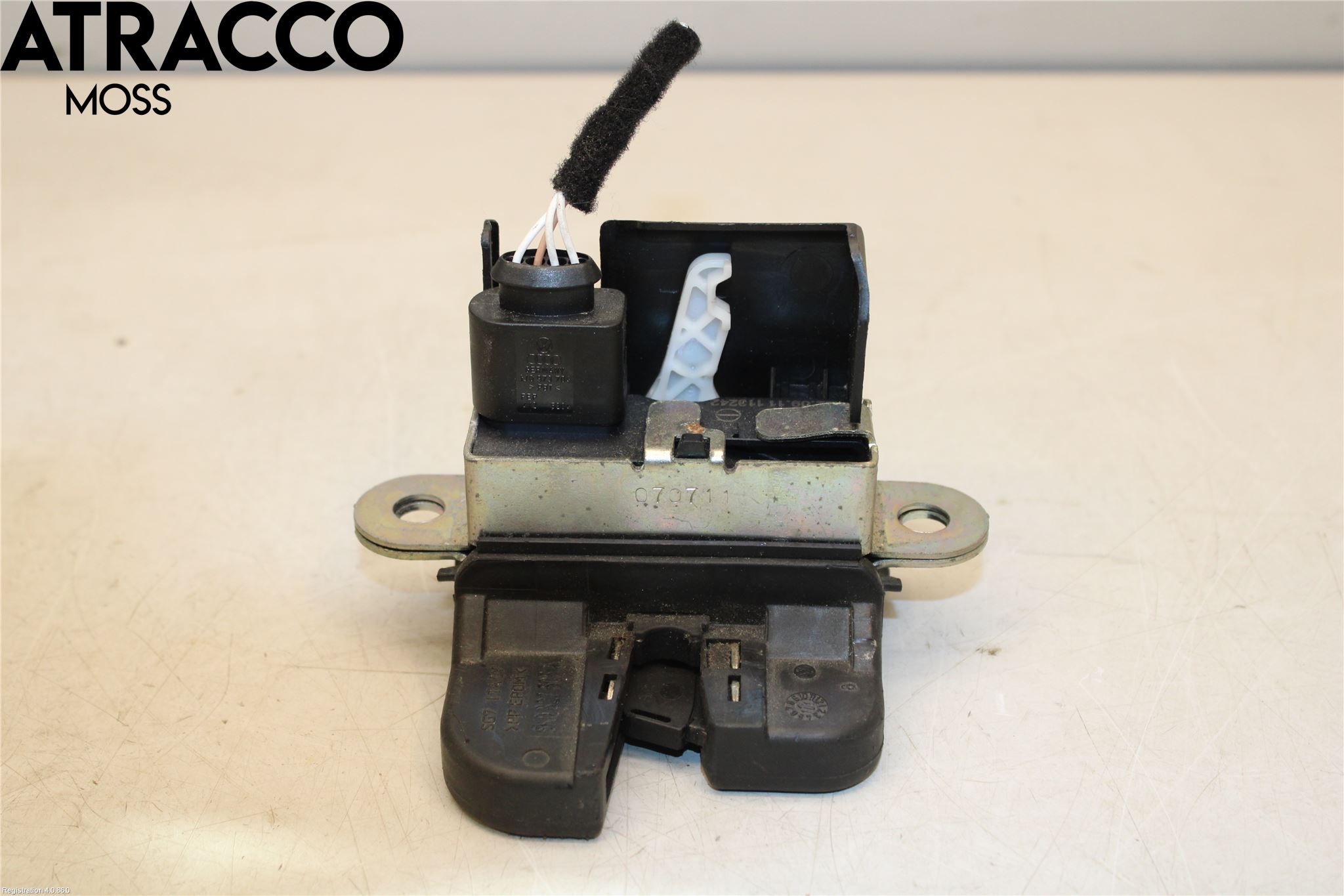 Volkswagen VW GOLF VI 09-13 Bakluke-Lokk Låsekasse