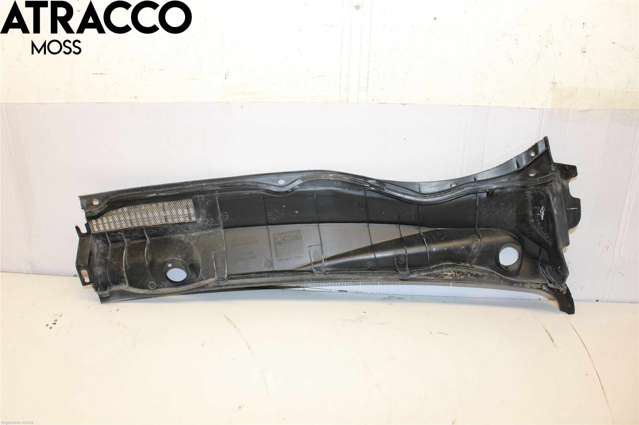 Toyota AVENSIS 03-06 Visker Deksel-Grill-Under Frr