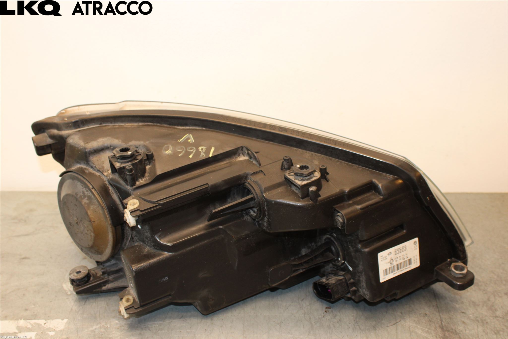 Volkswagen VW CADDY 11-15 Frontlykt Venstre