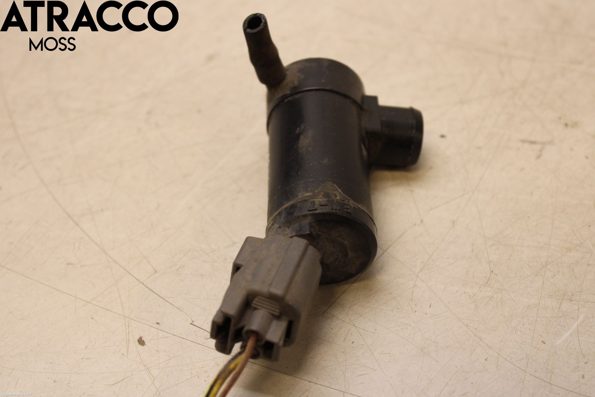 Subaru LEGACY    04-06 Spylerpumpe Frontrute