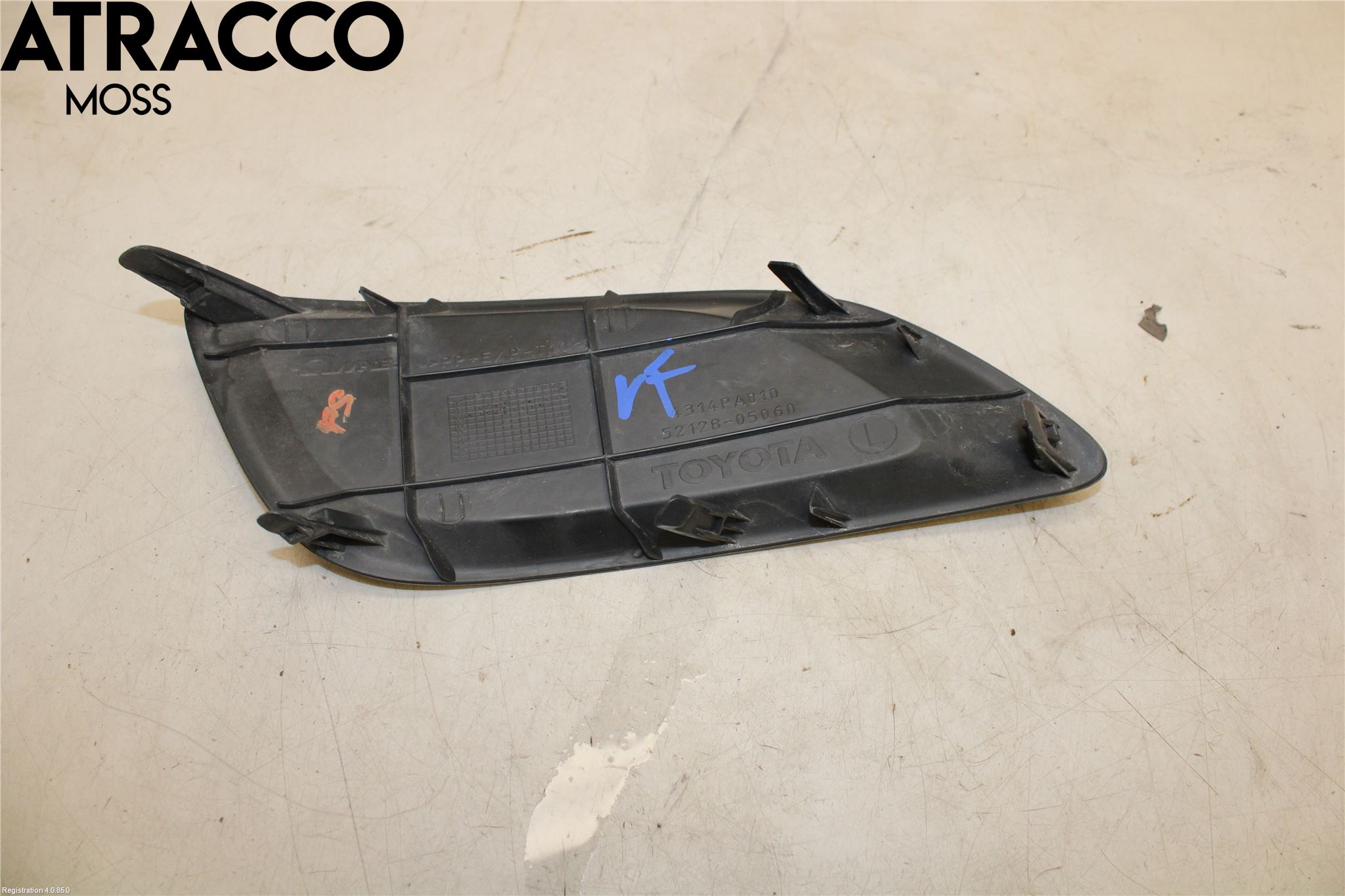 Toyota AVENSIS 07-08 Grilldel Venstre