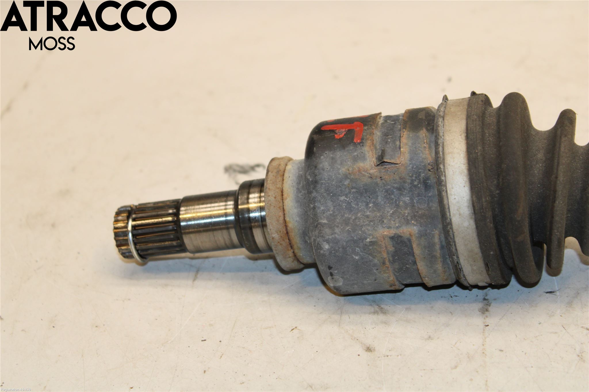 Toyota AVENSIS 09-15 Drivaksel Foran Kompl Venstre