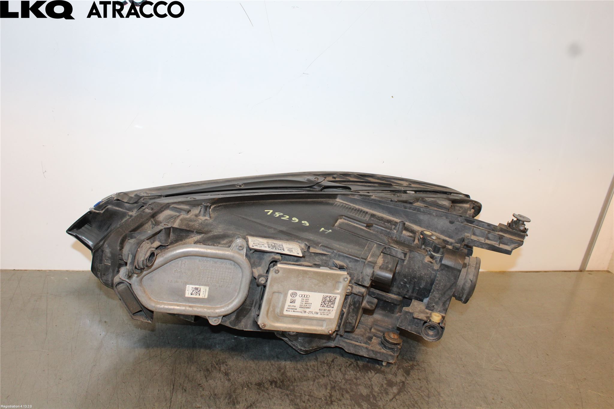 Volkswagen VW PASSAT 15-19 Frontlykt Høyre