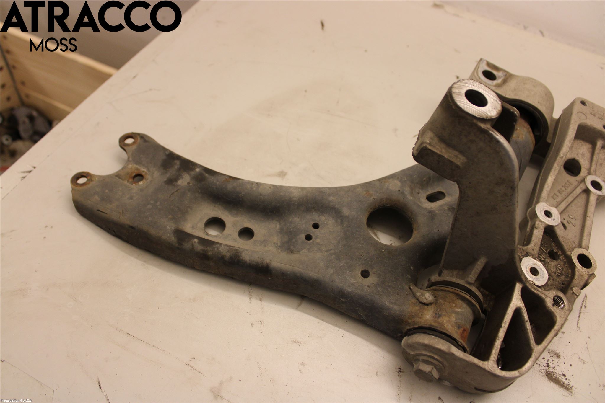 Volkswagen VW GOLF PLUS/CROSS GOLF 04-14 Bærearm Foran Høyre Nedre