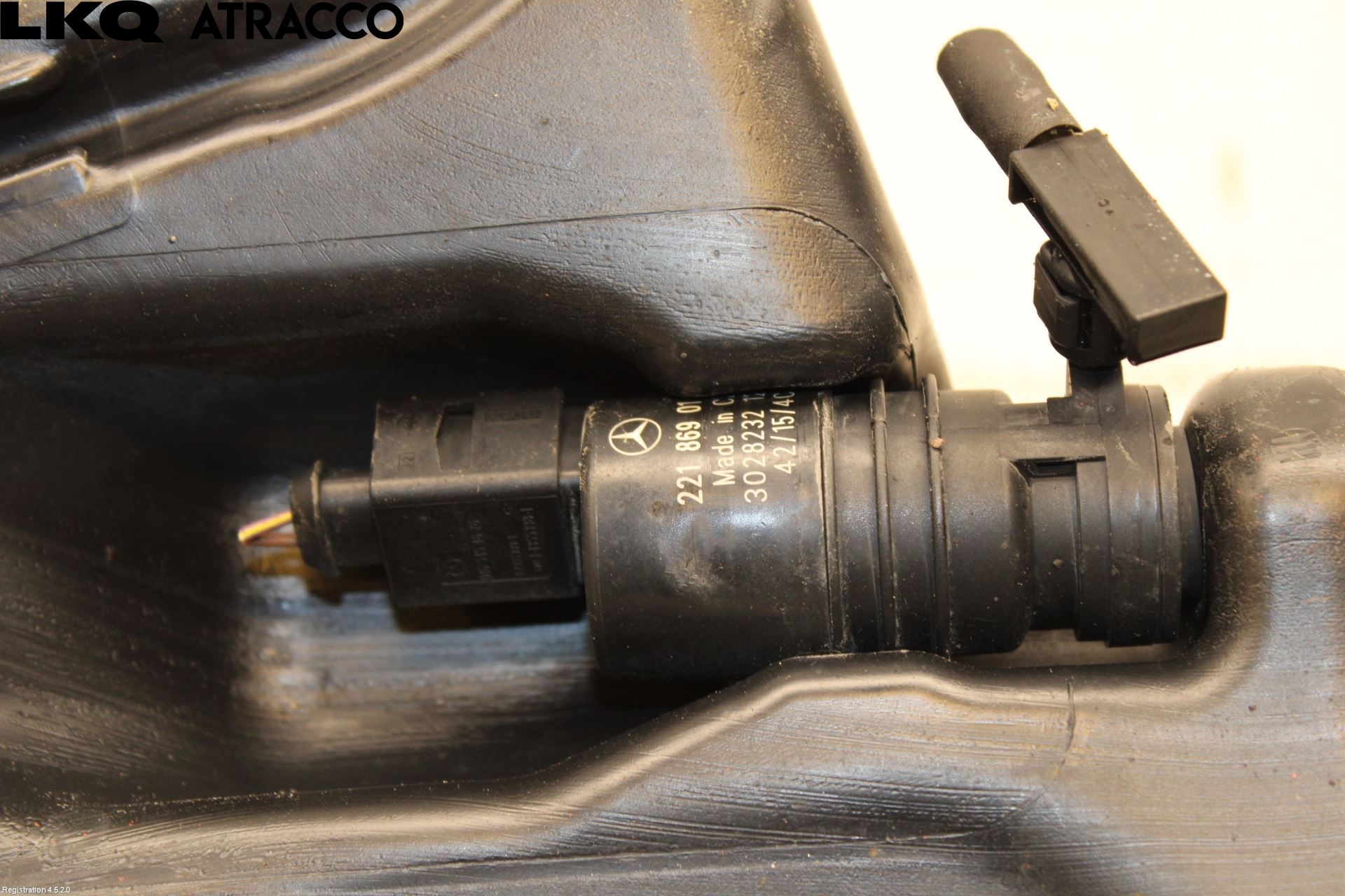 Mercedes-Benz MB E-KLASS (W212) 09-16 Spylerbeholder Frontrute