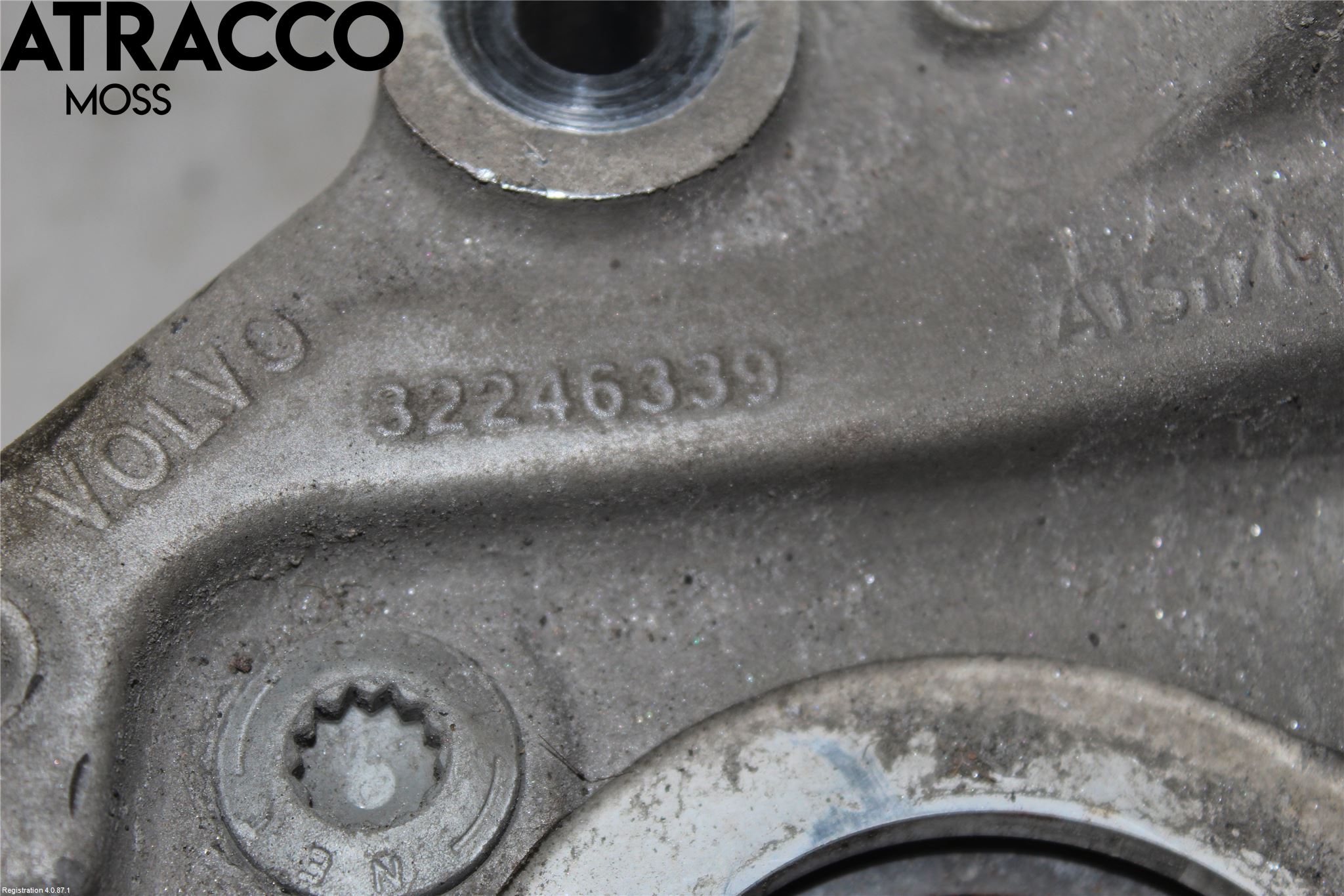 Volvo XC40/RECHARGE 18- Spindel Hb