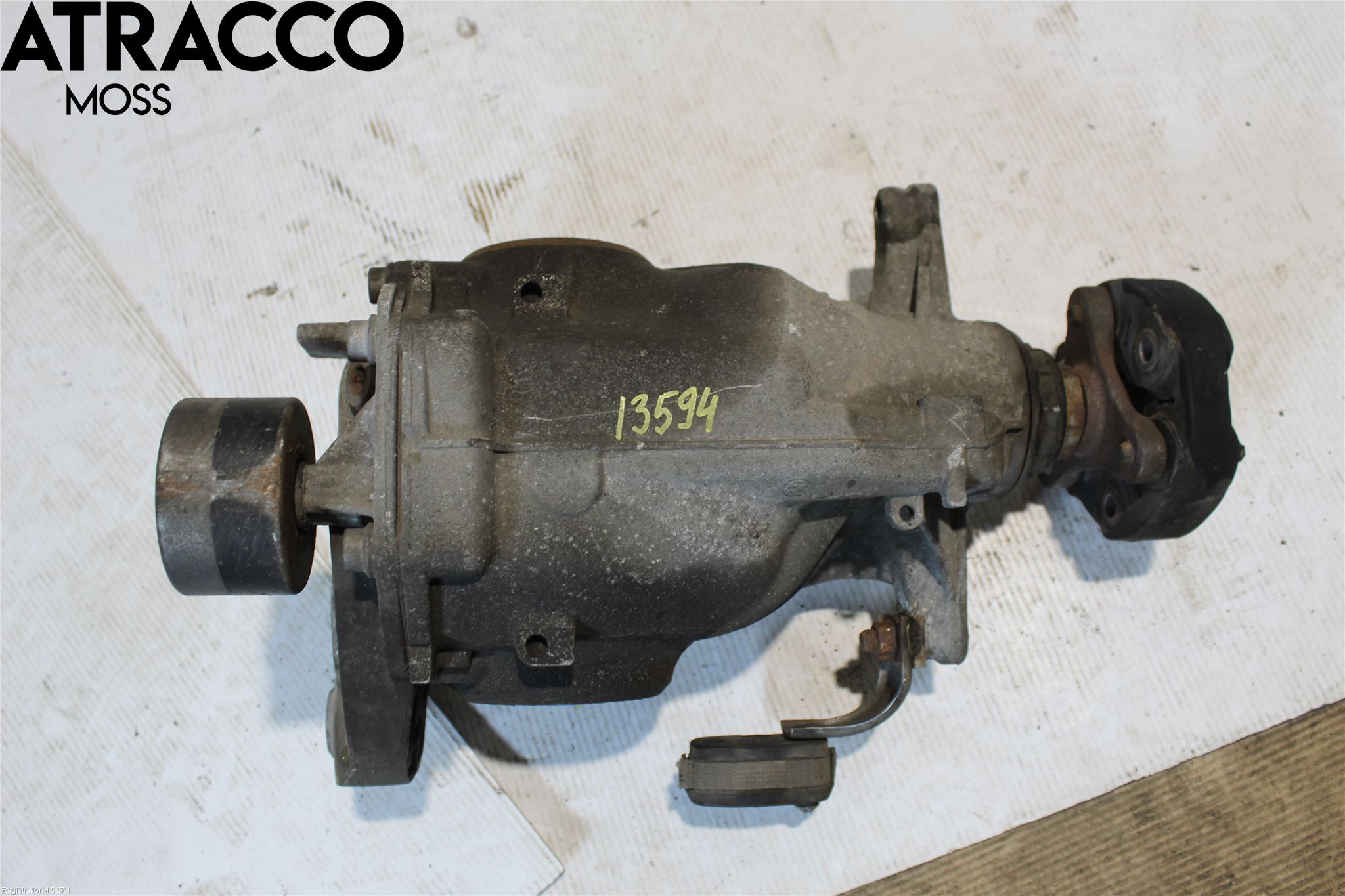 BMW 5 F10/F11/F18 09-17 Bakaksel Kardang Bak -Diff