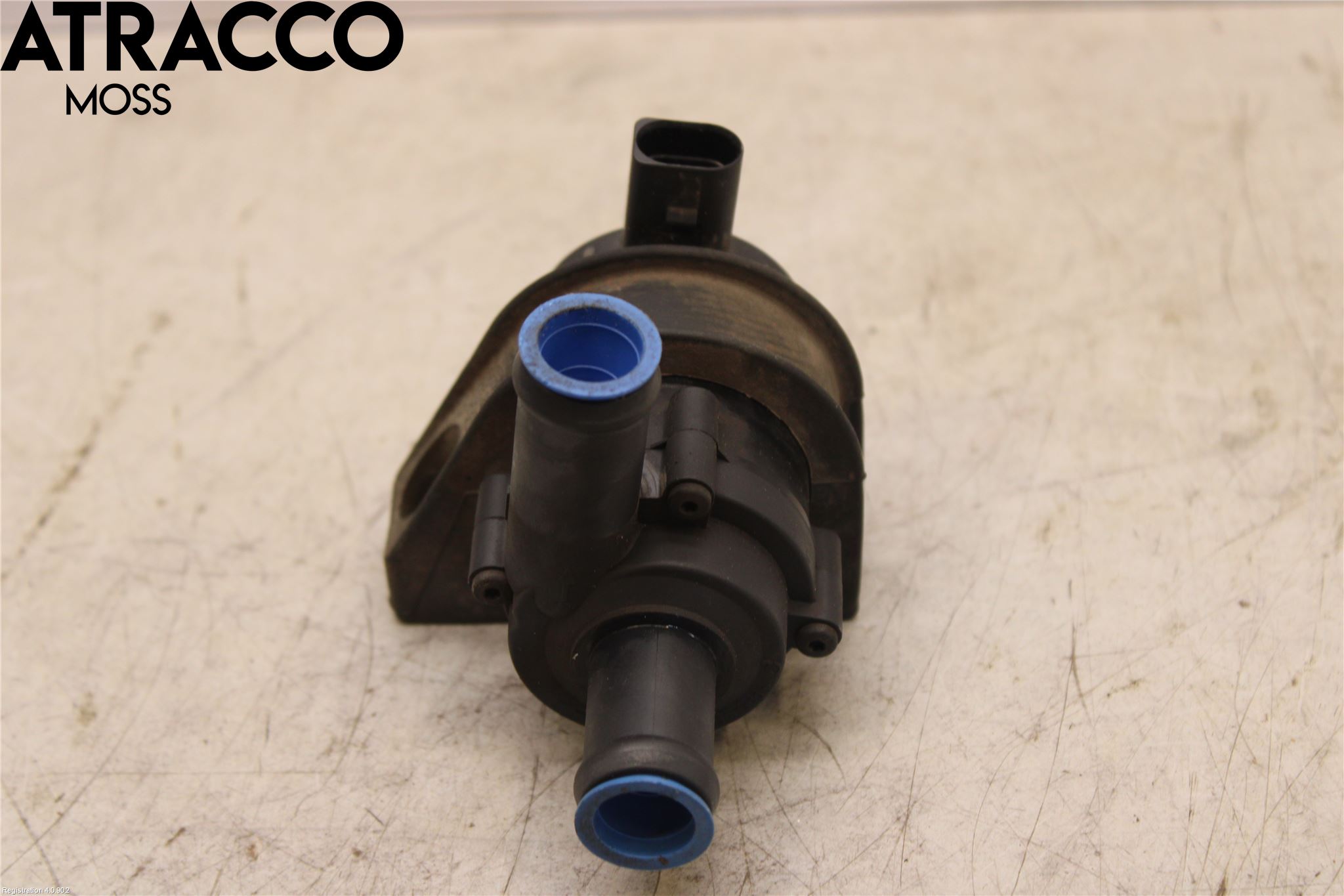 Volkswagen VW GOLF VI 09-13 Vannpumpe