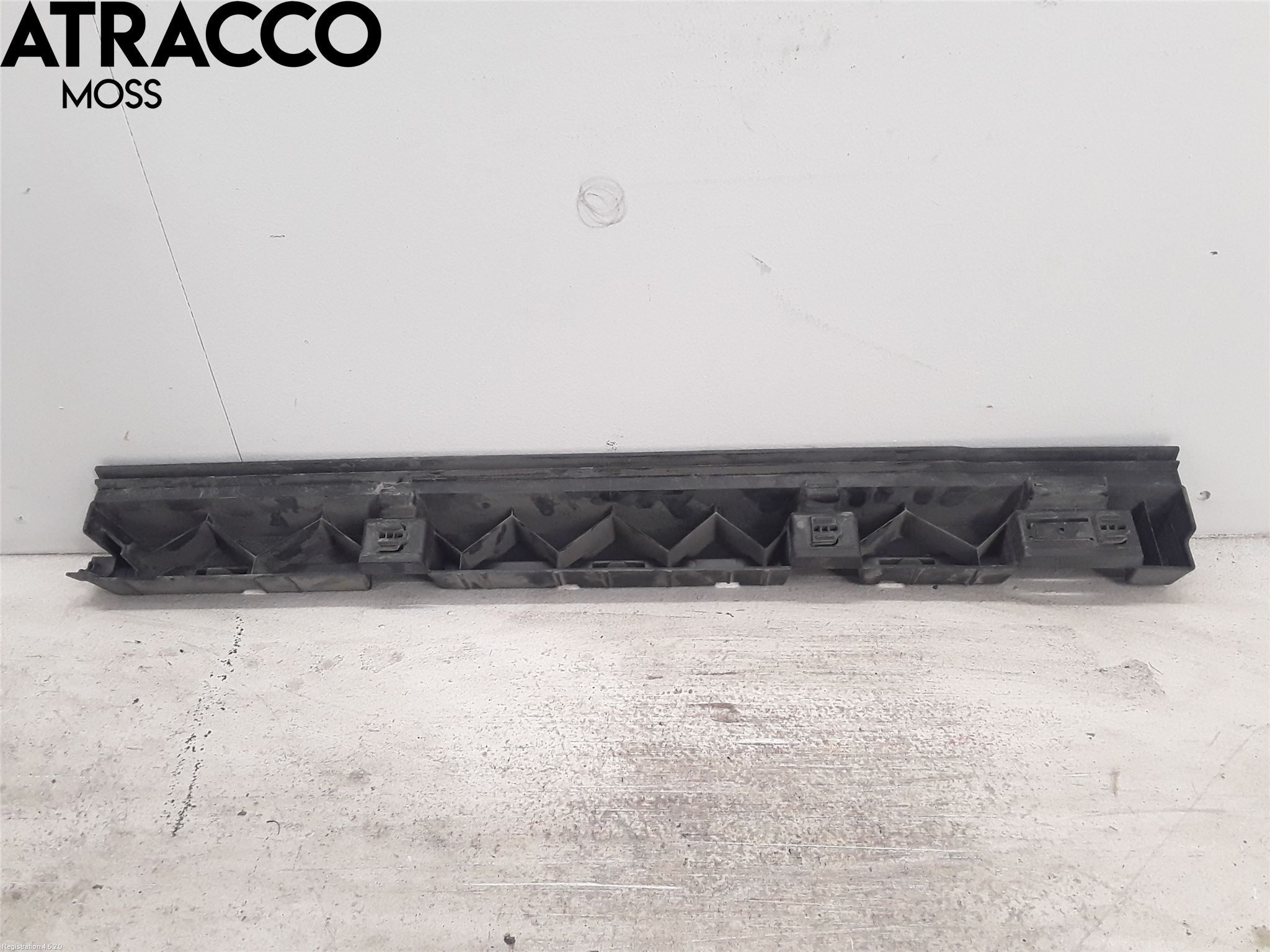 Volvo V90 CROSS COUNTRY 17->> Kanalskjørt Venstre