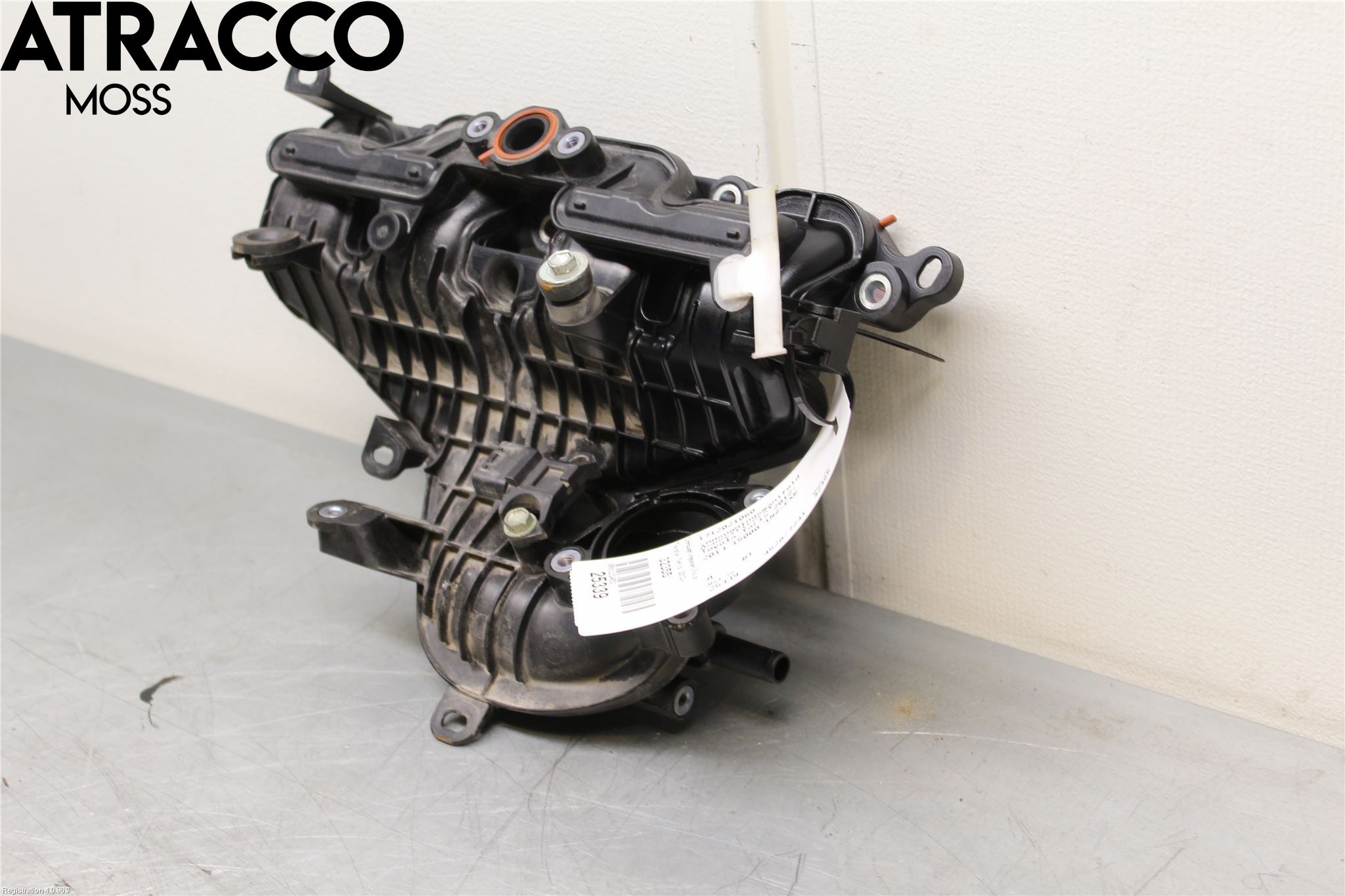 Toyota YARIS XP130 12-14 Innsugningsmanifold