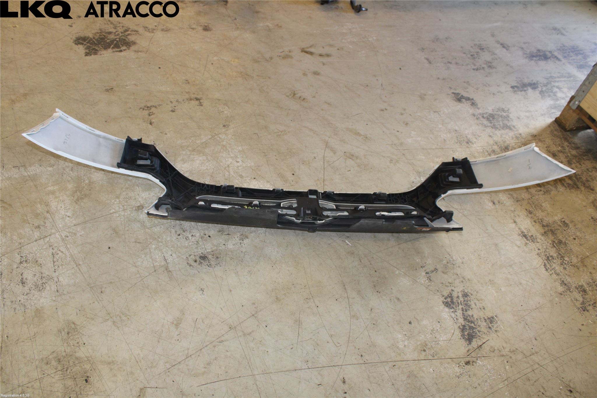 Ford TRANSIT/TOURNEO CUSTOM 13-24 Støtfanger Foran Plastdeksel