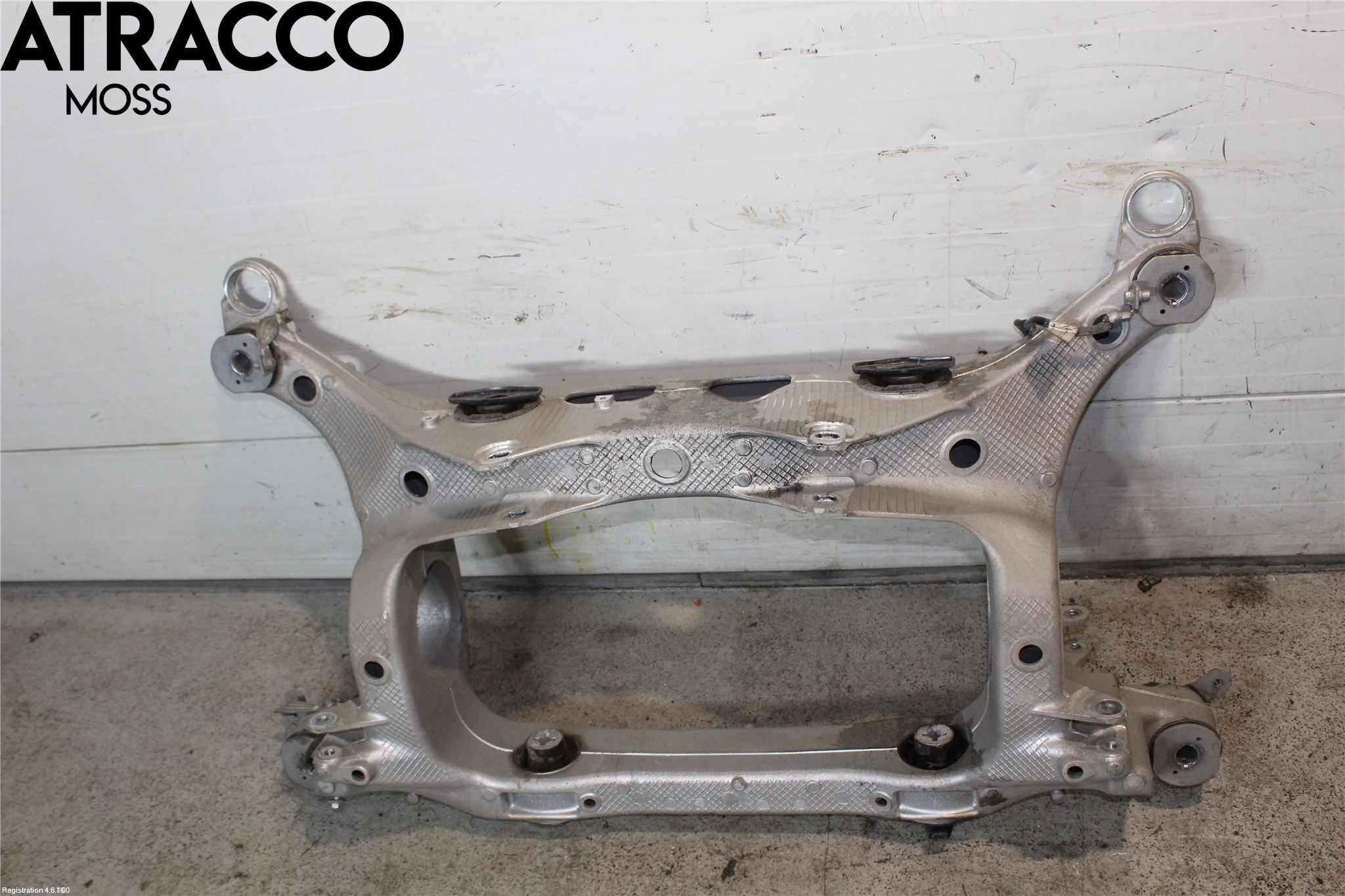 Volvo XC40/RECHARGE 18- Bakaksel Feste Travers-Ramme