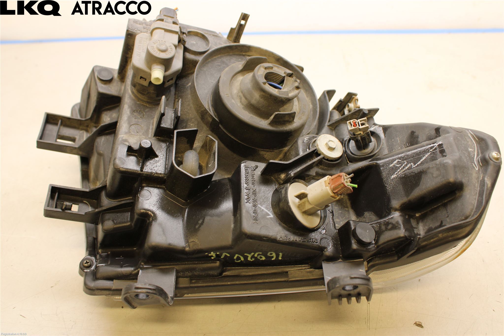 Nissan NAVARA 05-16 Frontlykt Venstre