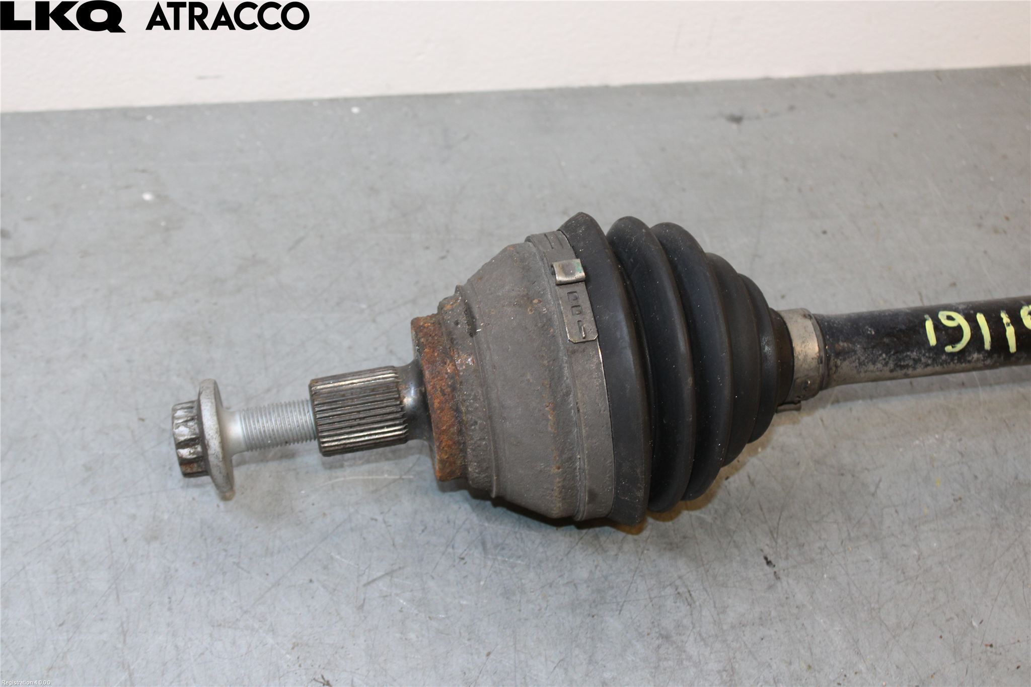 Volkswagen VW TOURAN 10-15 Drivaksel Foran Kompl Venstre