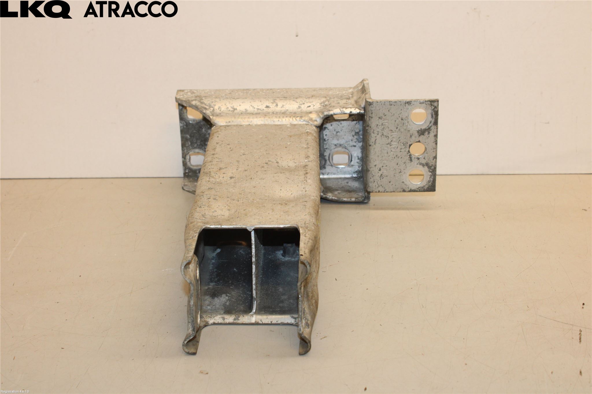 BMW X3 E83     03-10 Støtfanger Foran Feste