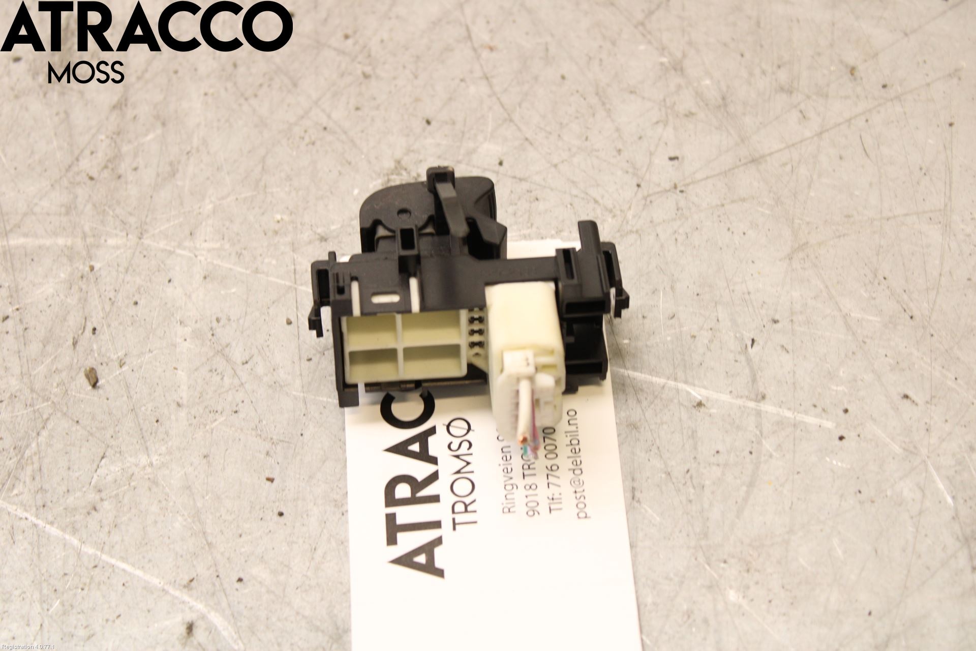 Toyota YARIS XP130 12-14 Bryter Vindusheis