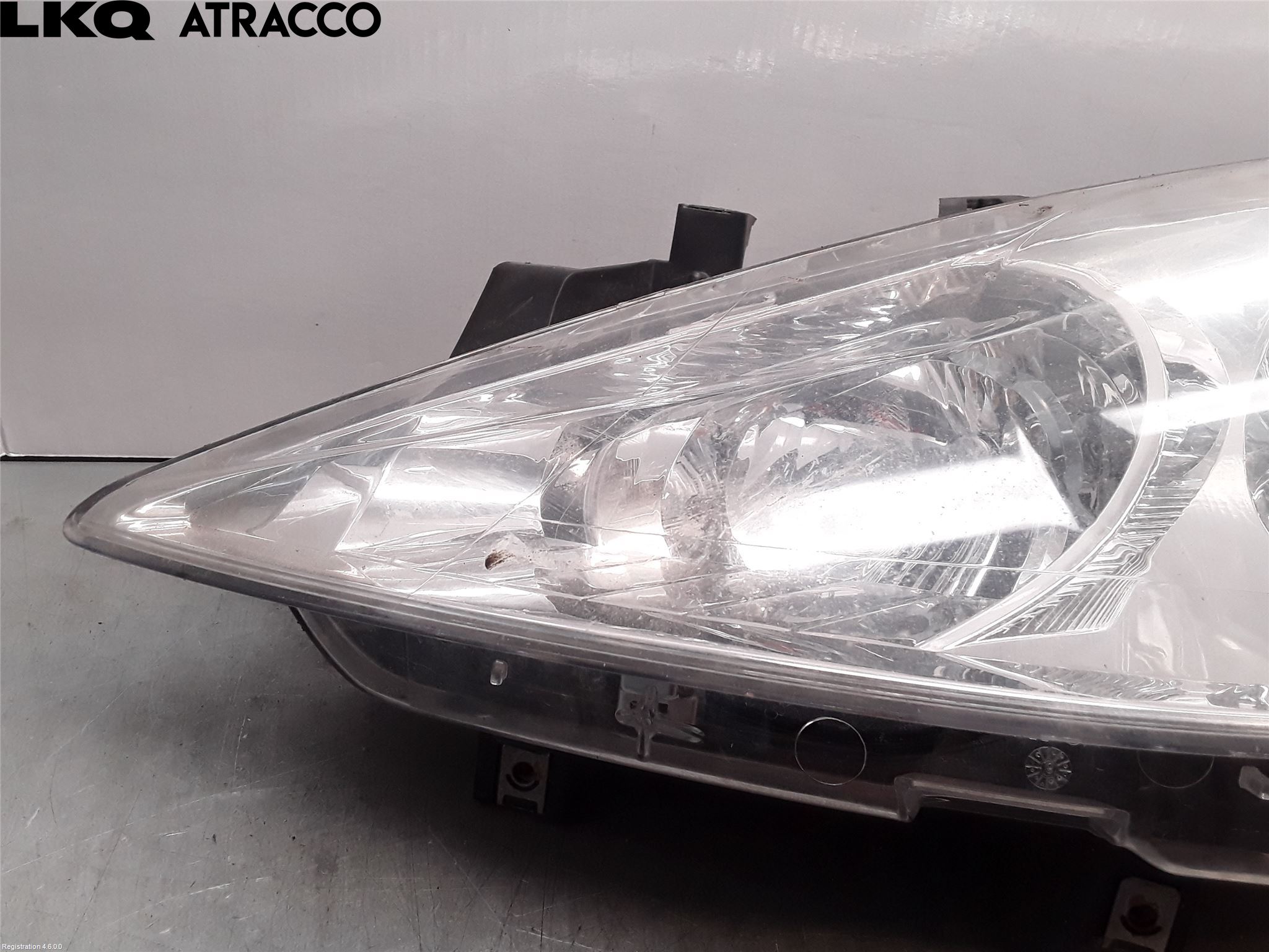 Peugeot 307     05-08 Frontlykt Venstre