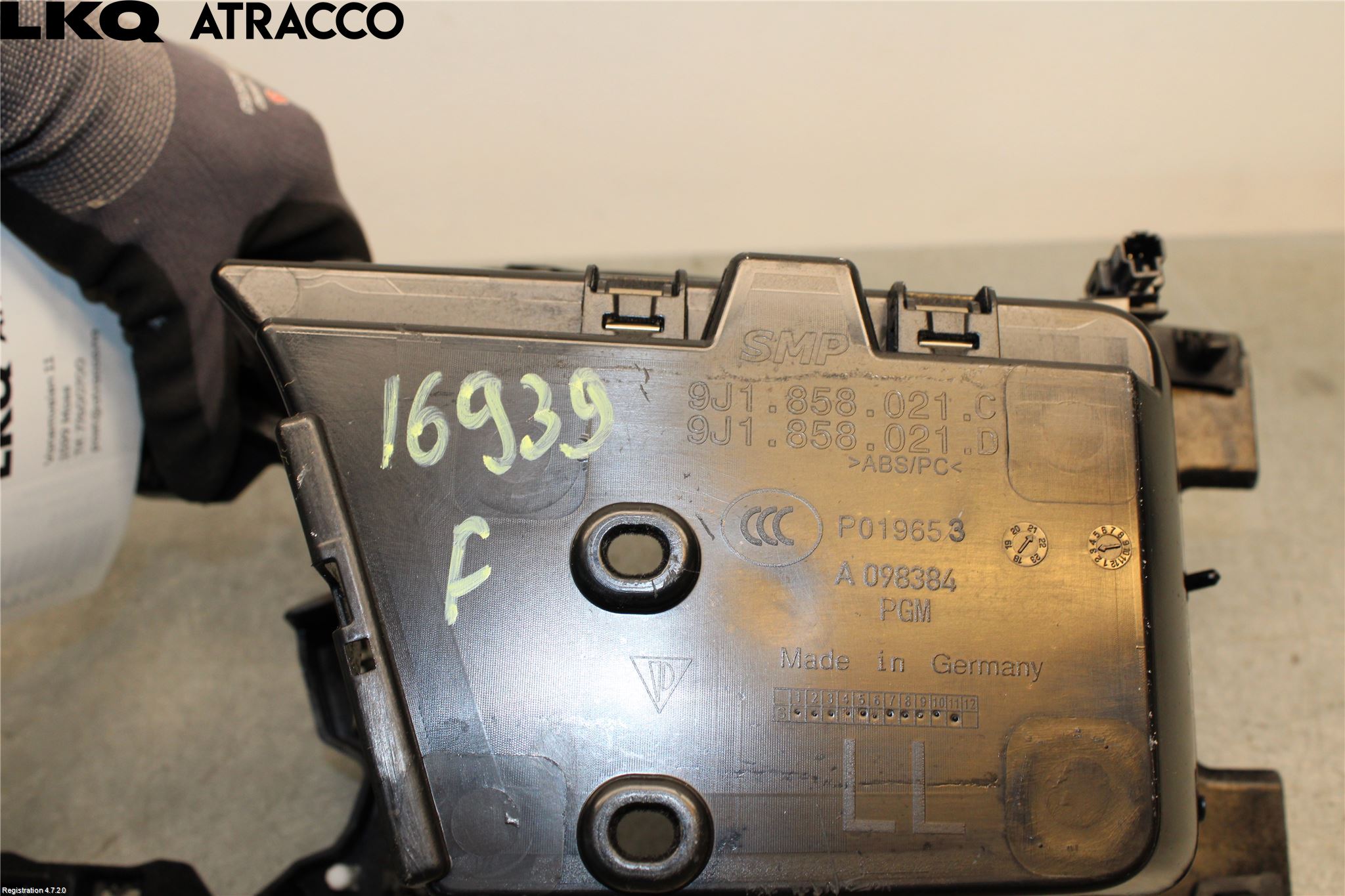 Porsche TAYCAN 20- Innr Konsoll-Lomme