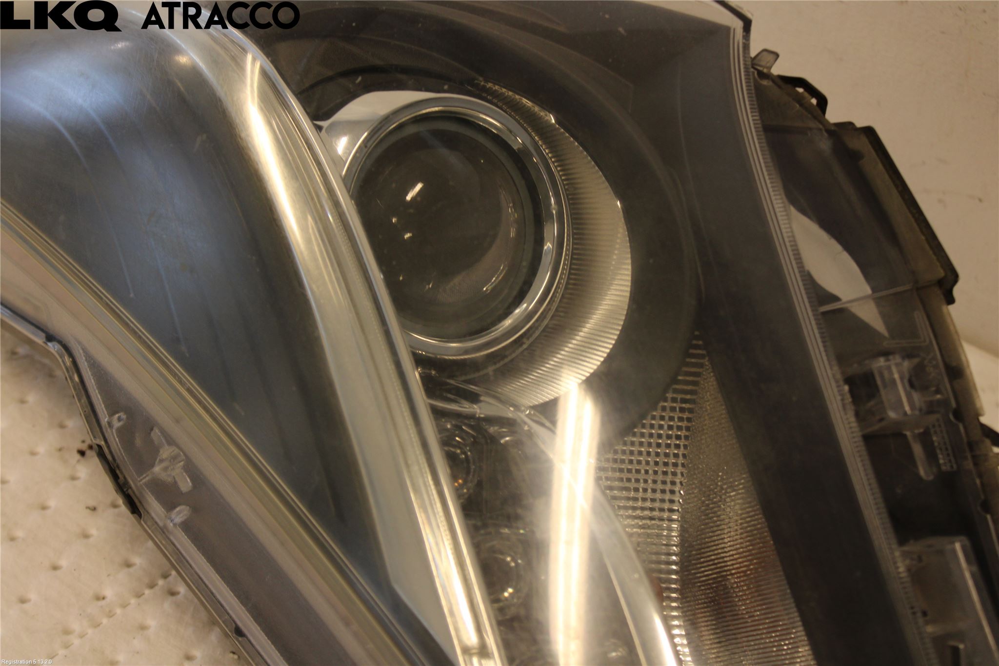 Toyota YARIS XP130 12-14 Frontlykt Venstre