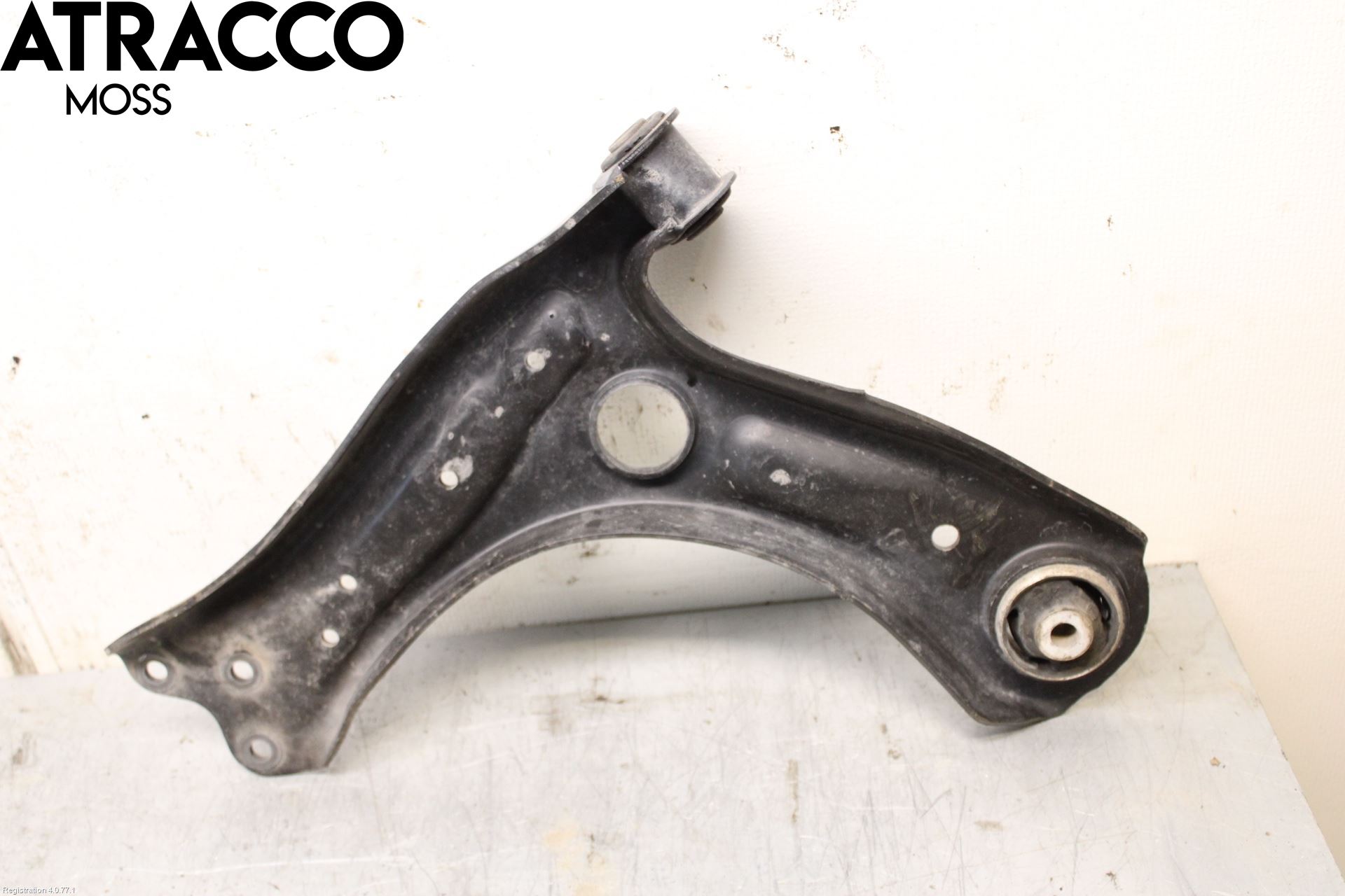 Skoda RAPID Bærearm Foran Høyre Nedre