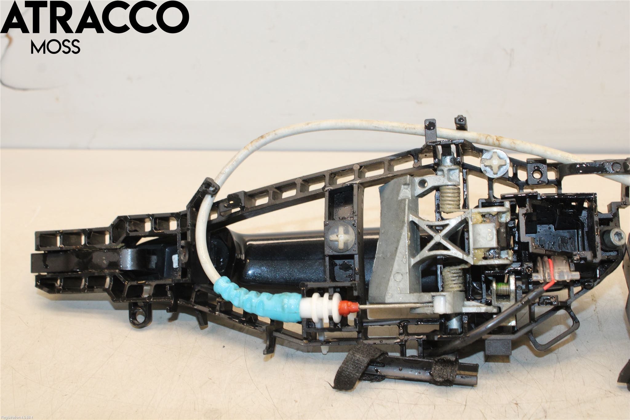 BMW 3 F30/F31/F80 12-19 Dørlås - Låsekasse