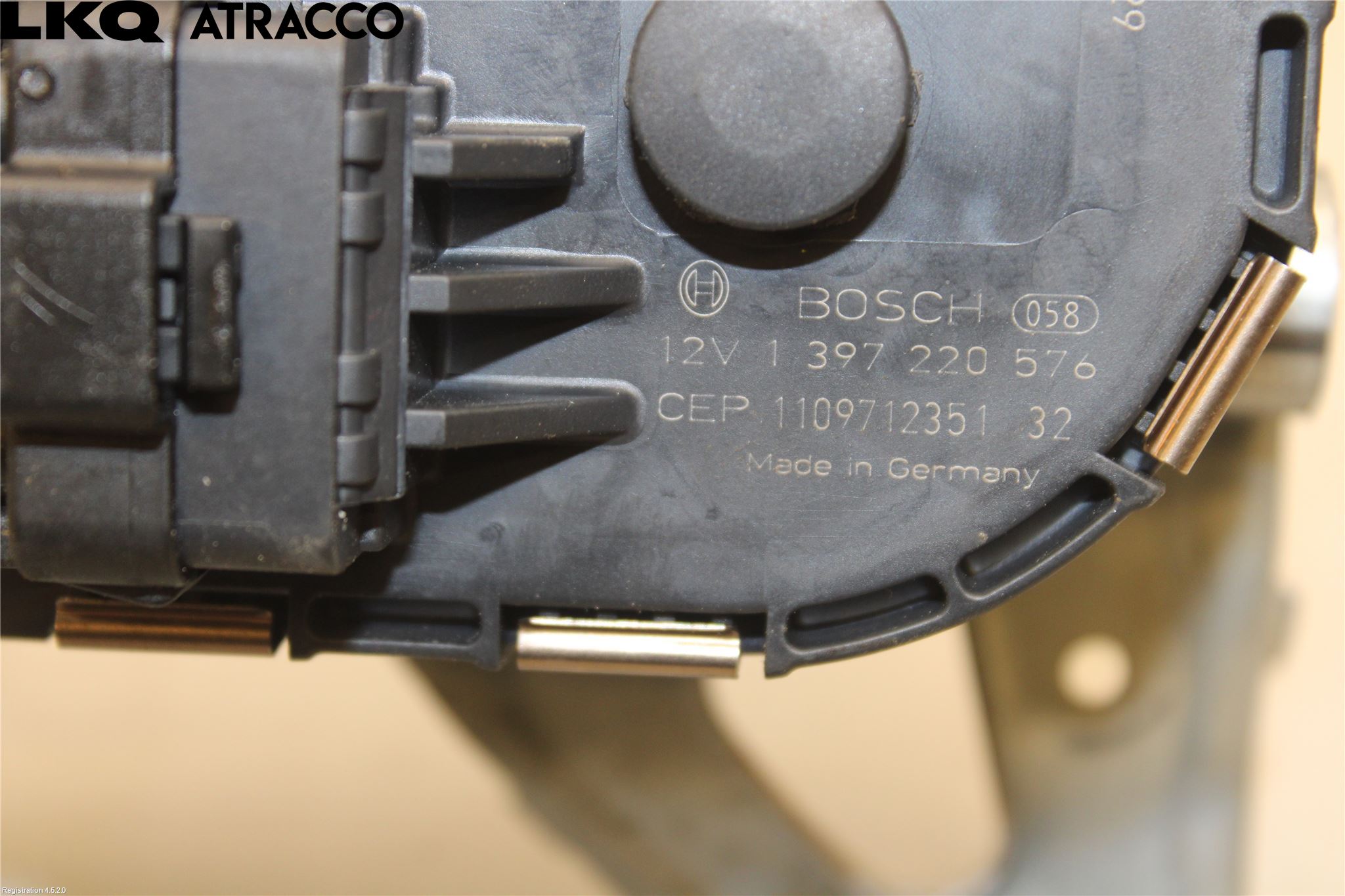 Peugeot 5008 10-16 Viskermotor Frontrute