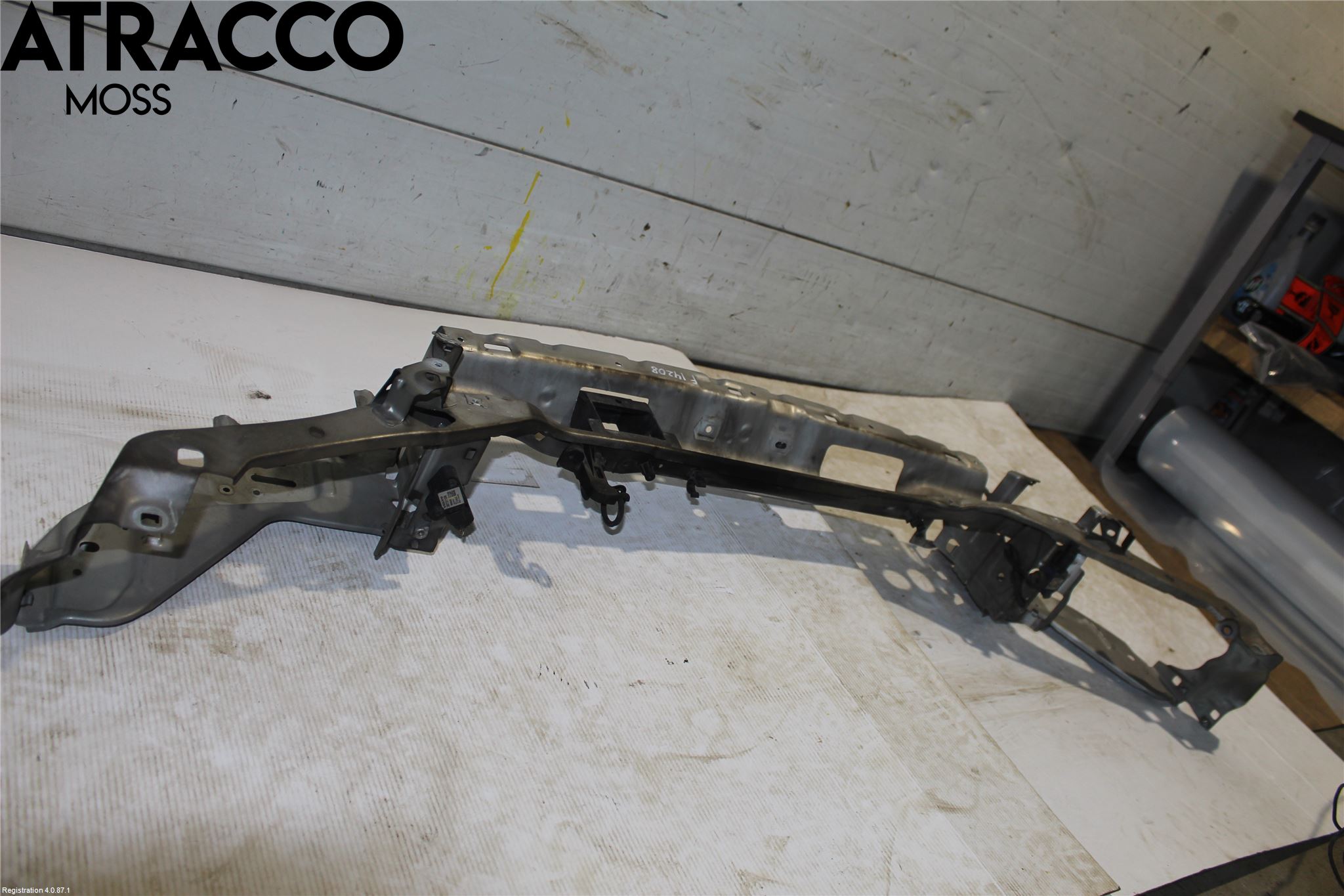 Volvo V50 04-07 Panserlåsplate-Bjelke