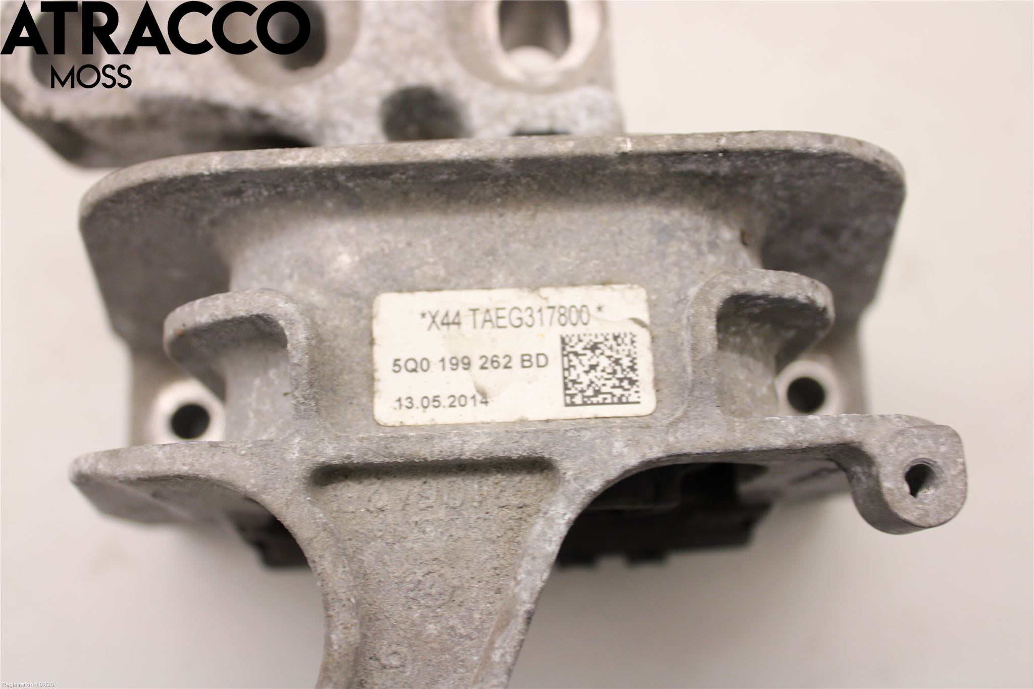 Volkswagen VW GOLF / E-GOLF VII 13-20 Motor Feste Stål-Alu