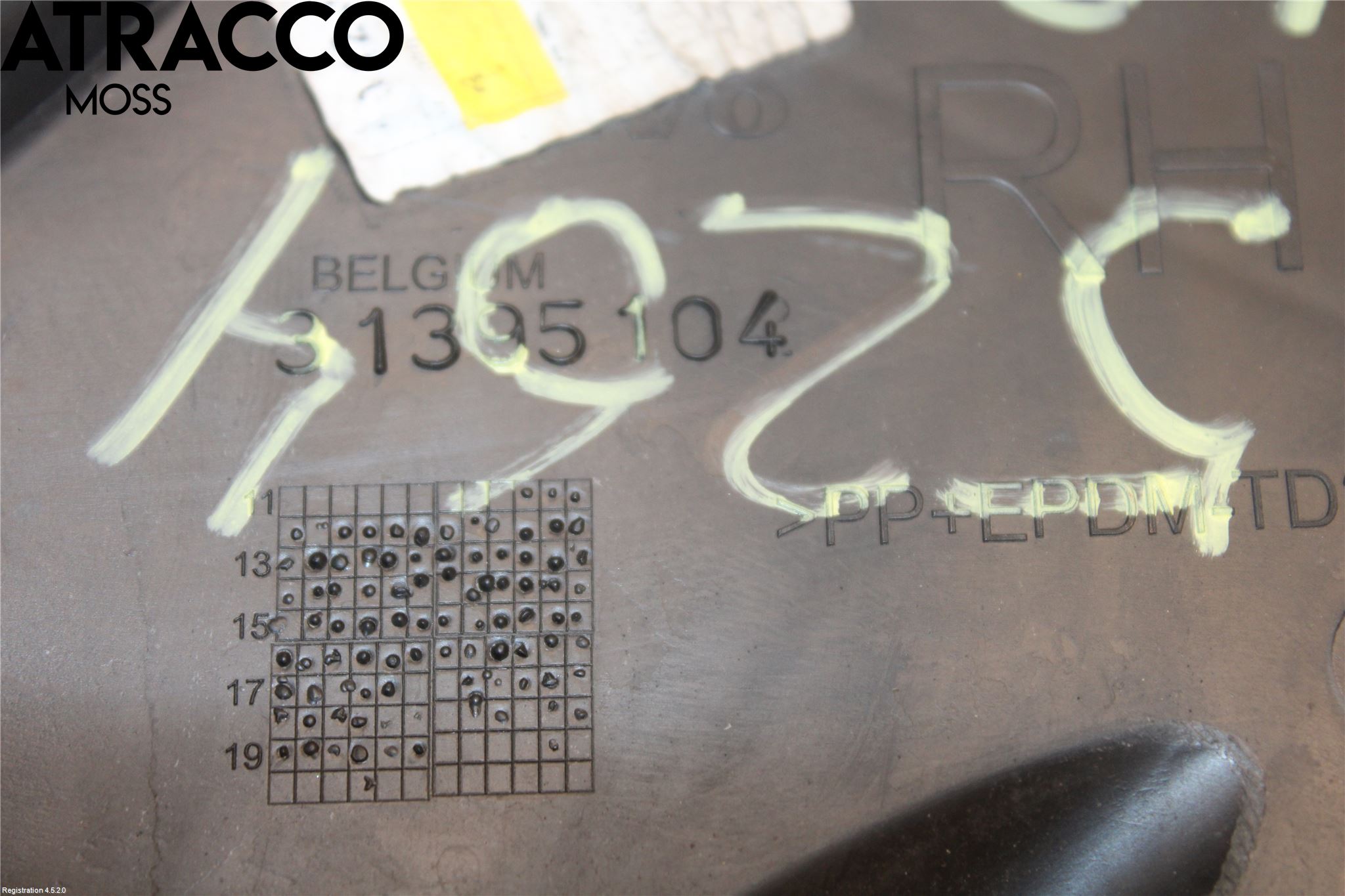 Volvo V40 12-19 Støtfangerfeste Bak Høyre