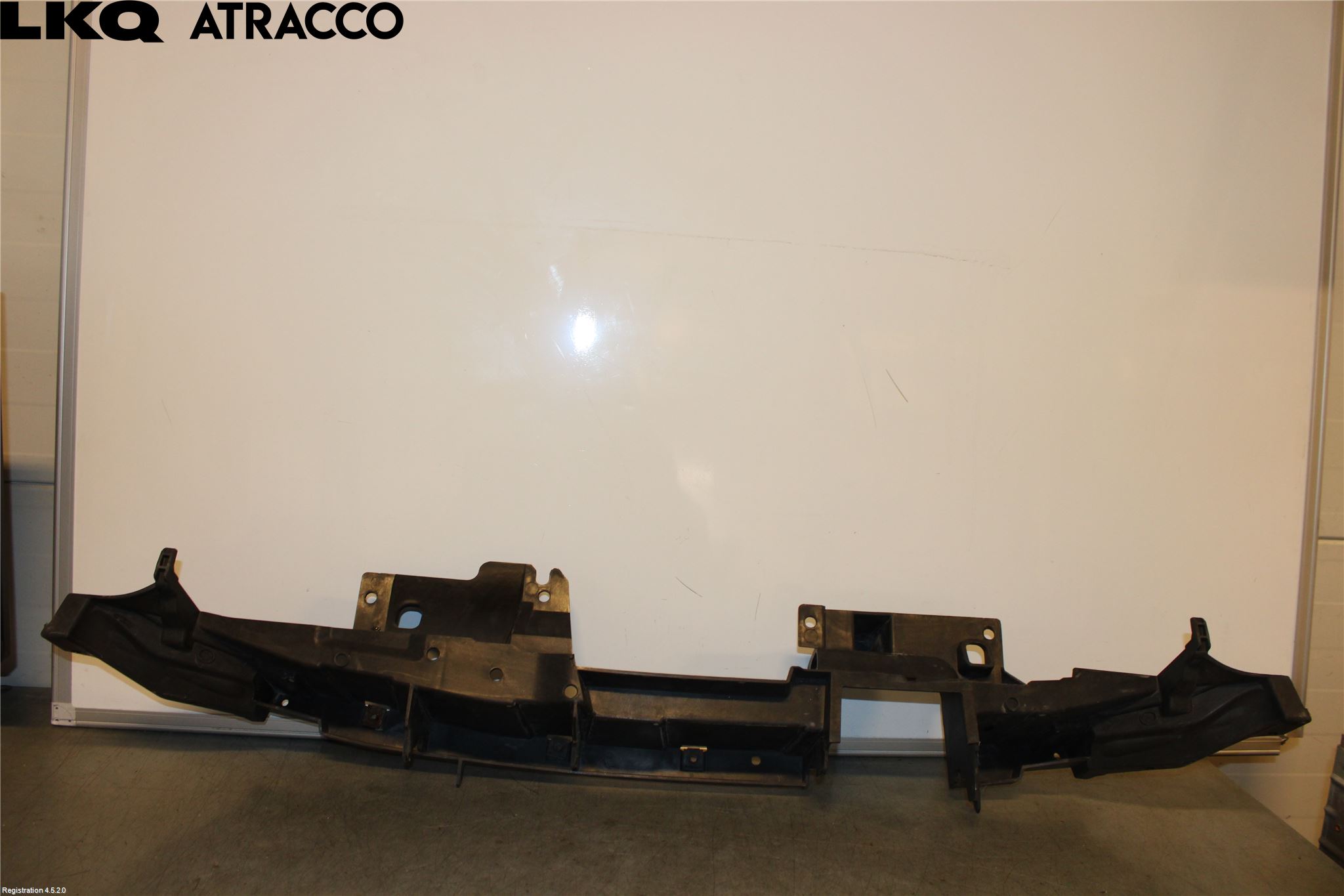 Ford ECOSPORT 17- Støtfanger Foran Feste