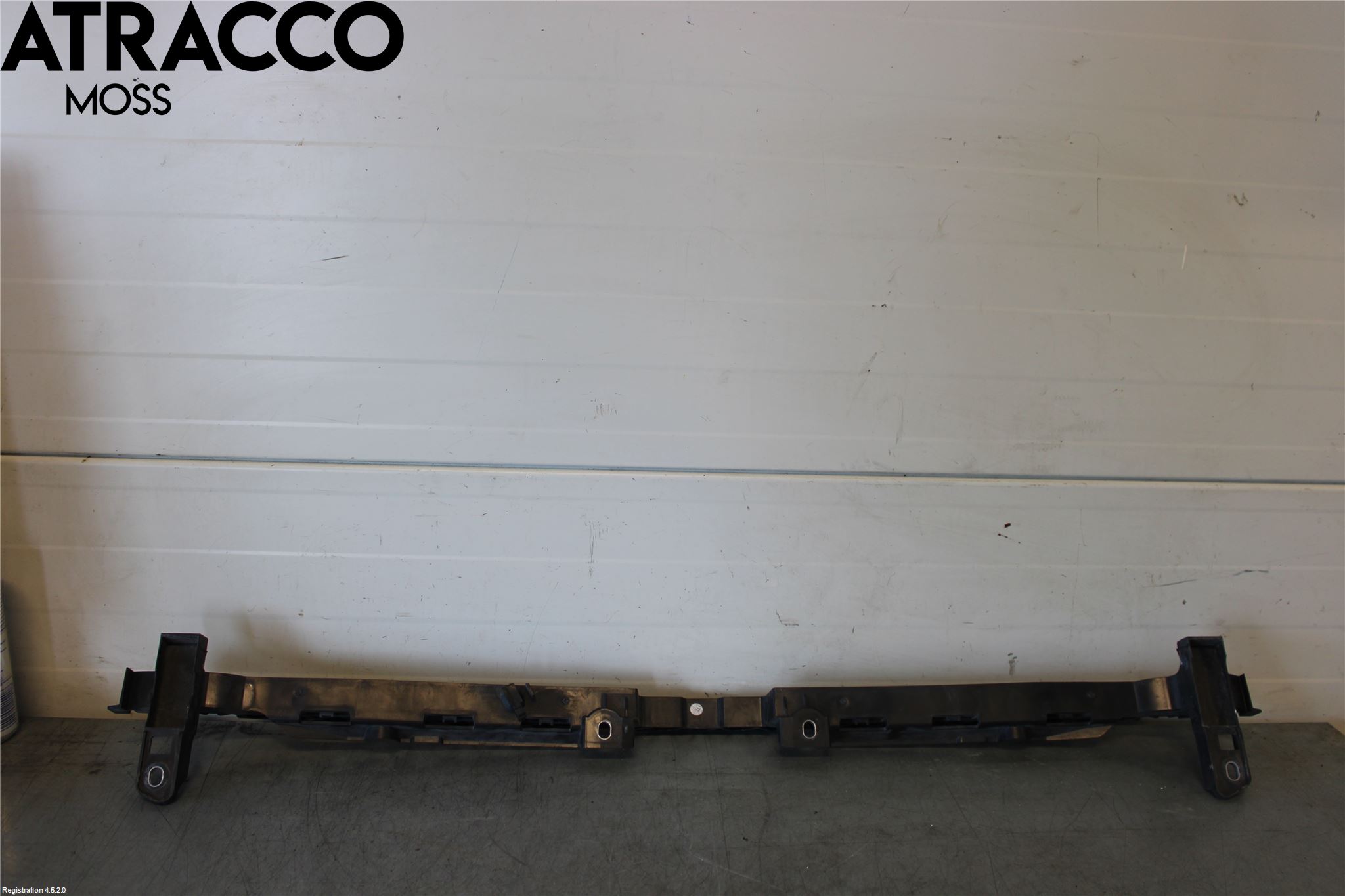 Volkswagen VW GOLF / E-GOLF VII 13-20 Støtfanger Foran Feste