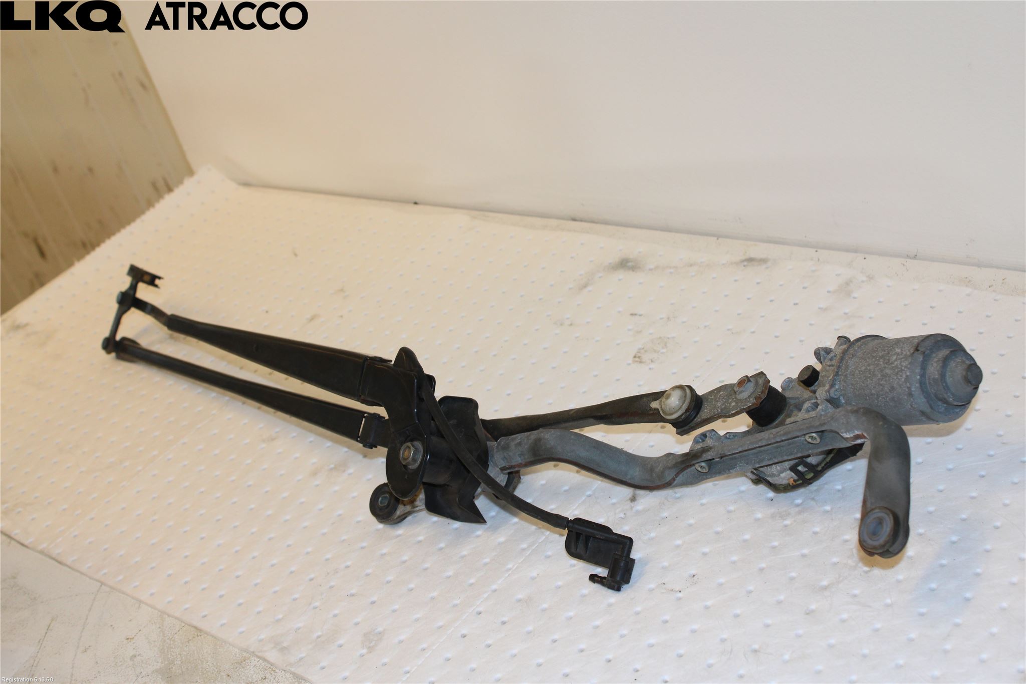 Toyota YARIS XP130 12-14 Viskermotor Frontrute