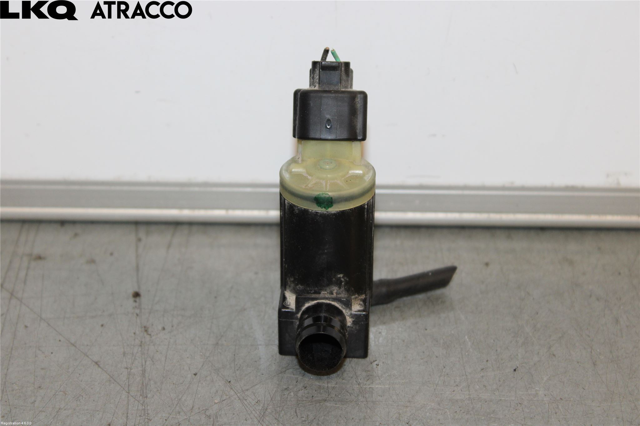 Mitsubishi L200 16-23 Spylerpumpe Frontrute