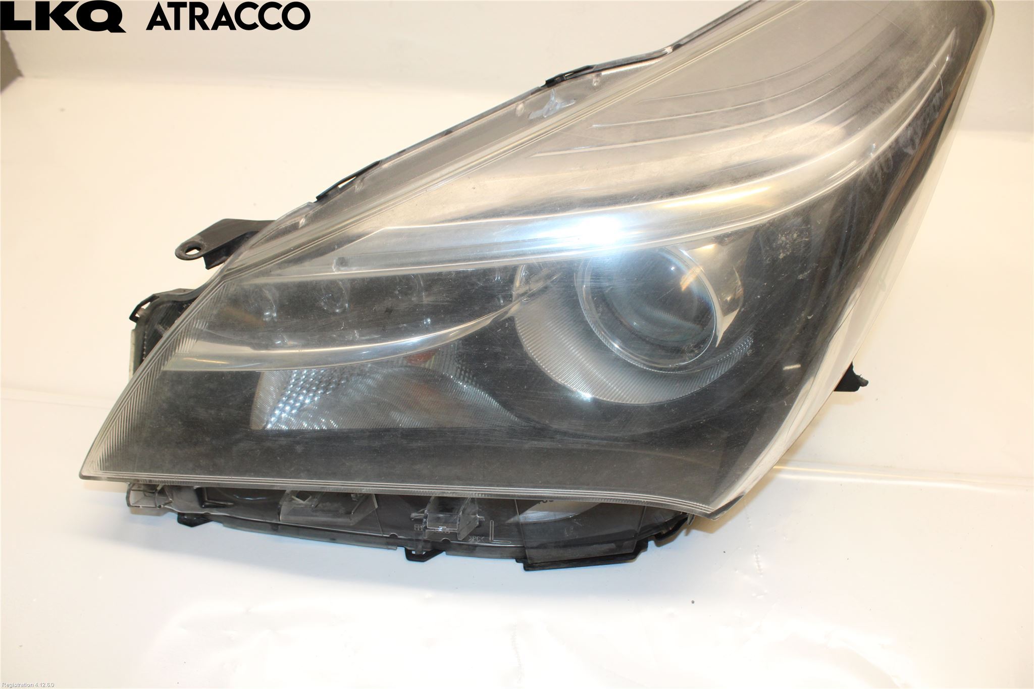 Toyota YARIS XP130 15-20 Frontlykt Venstre