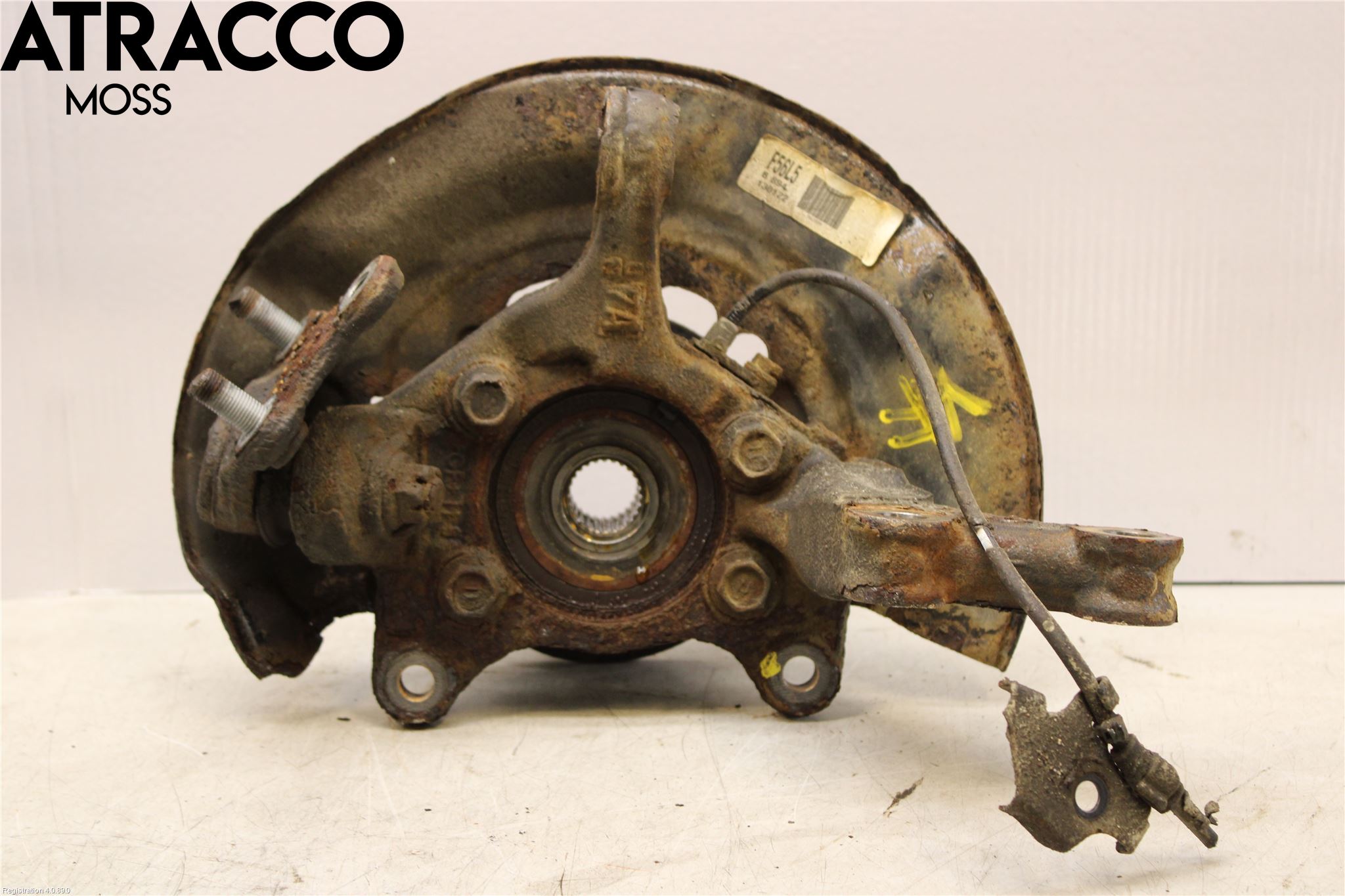 Toyota AURIS 13-19 Spindel Vf