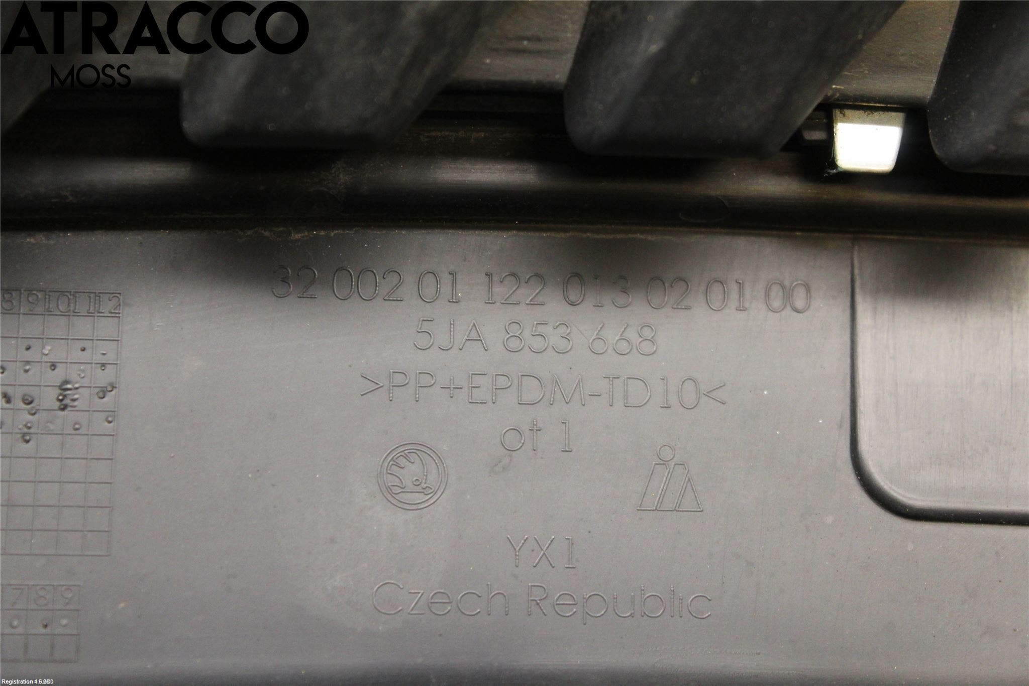 Skoda RAPID Grill Komplett