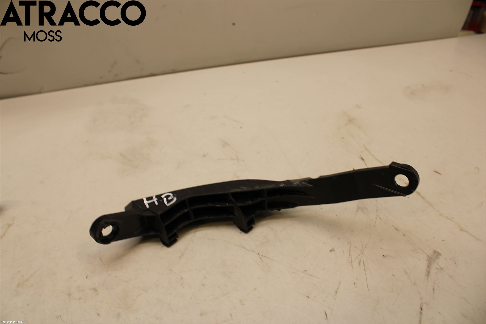 Toyota RAV4 19- Støtfangerfeste Bak Høyre