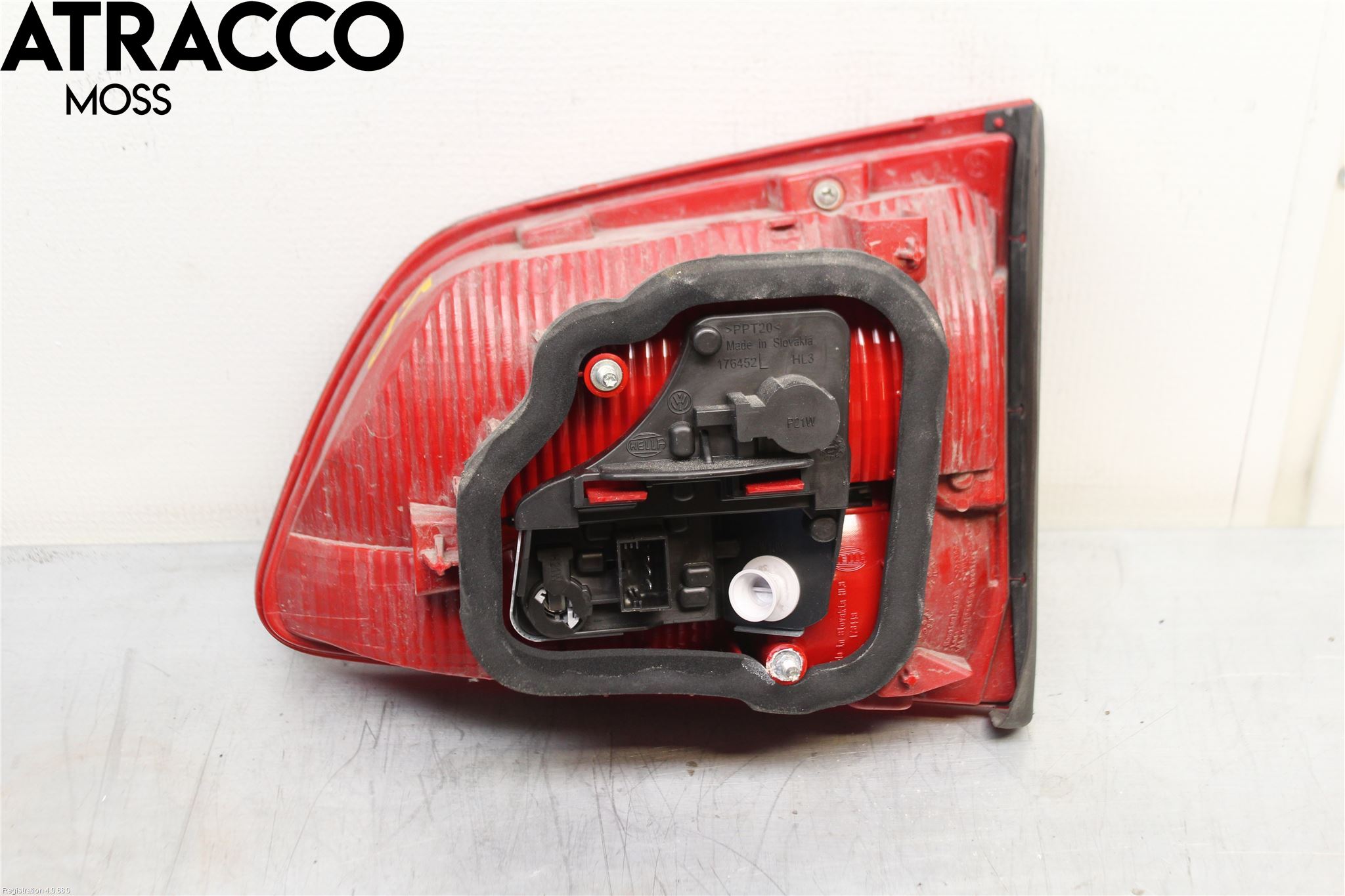 Volkswagen VW TOURAN 10-15 Baklykt Venstre  På Luke(Indre