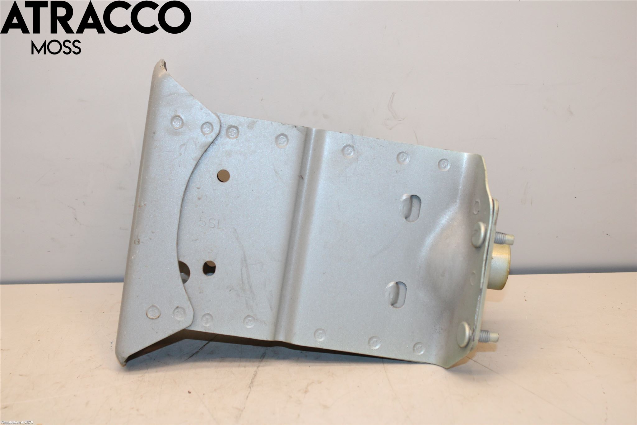 Nissan LEAF 18- Støtfanger Foran Feste