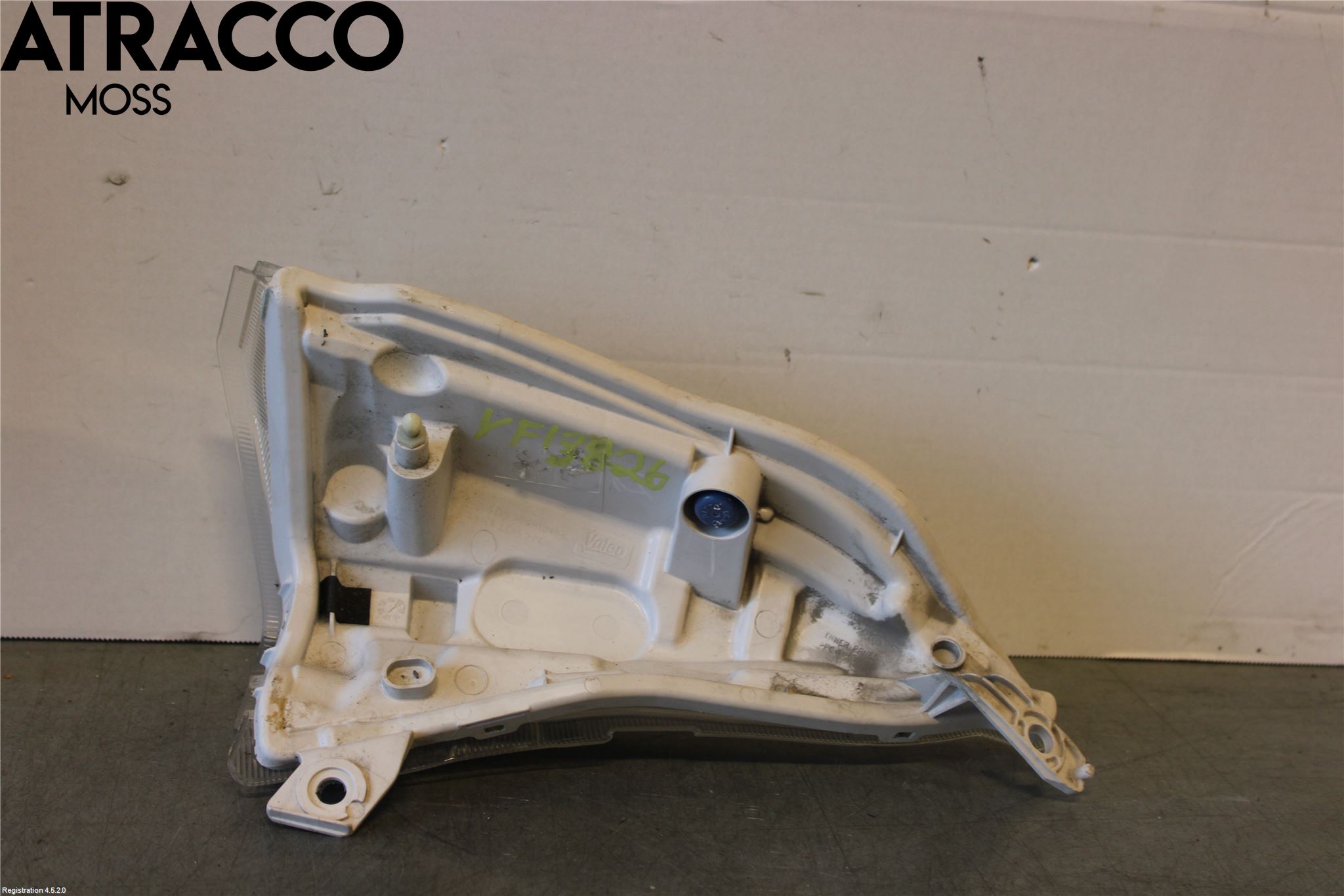 Nissan LEAF 11-17 Frontlykt Hus Venstre