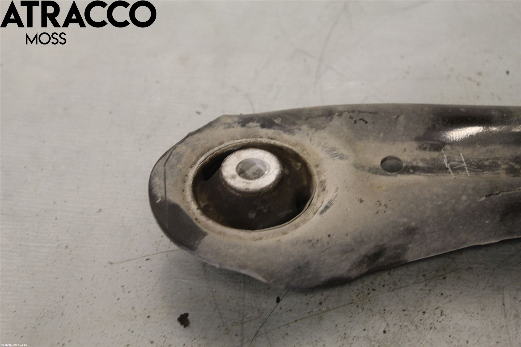 Volkswagen VW UP! / E-UP! Bærearm Foran Høyre Nedre