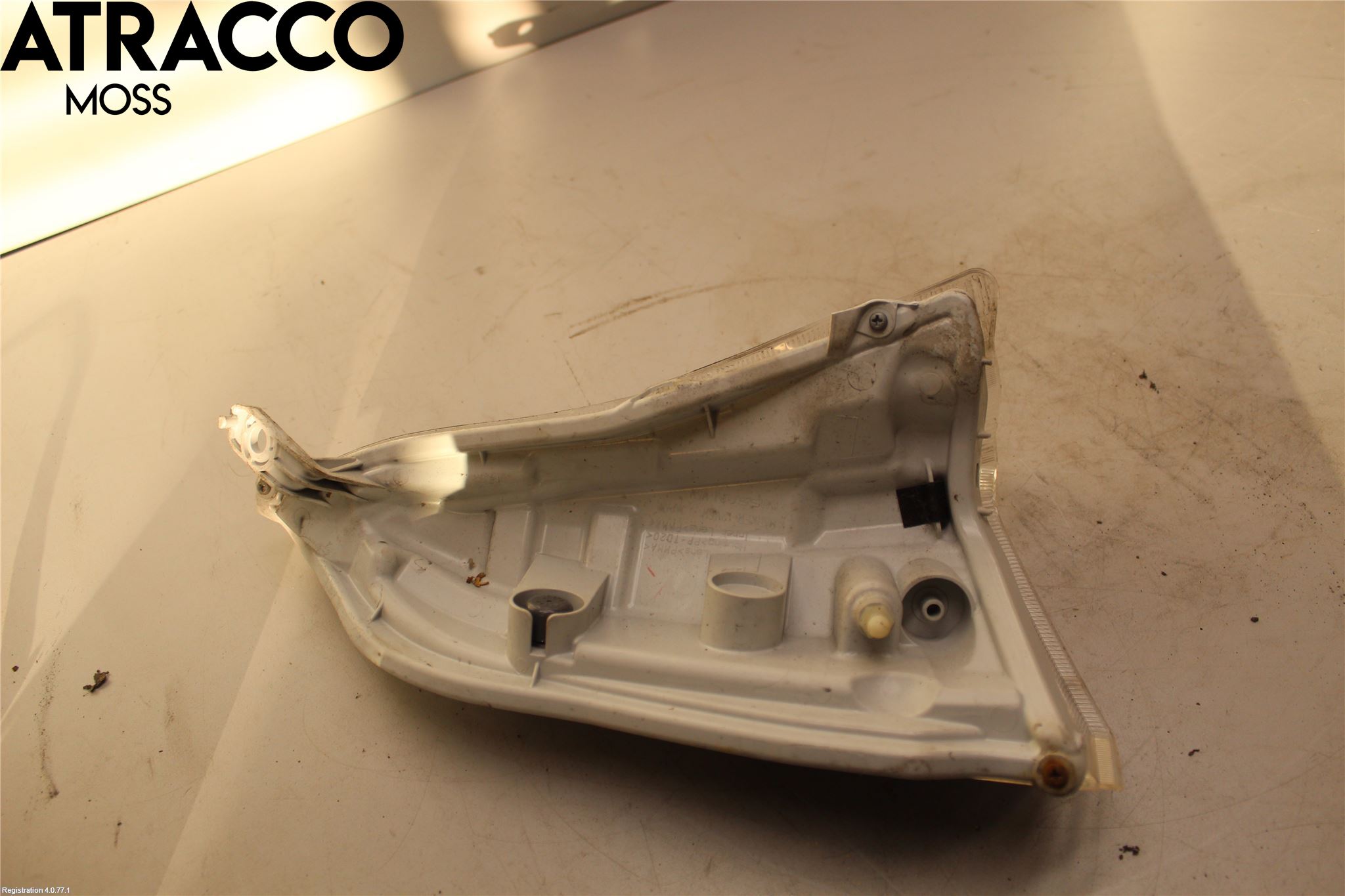 Nissan LEAF 11-17 Frontlykt Hus Venstre