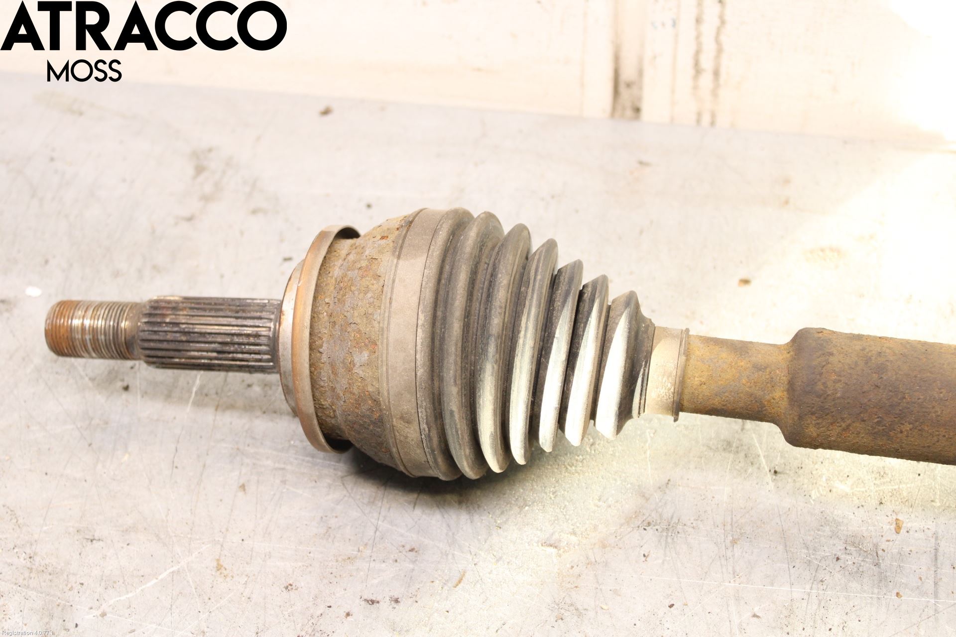 Toyota PRIUS (ZVW50) 16-21 Drivaksel Foran Kompl Høyre